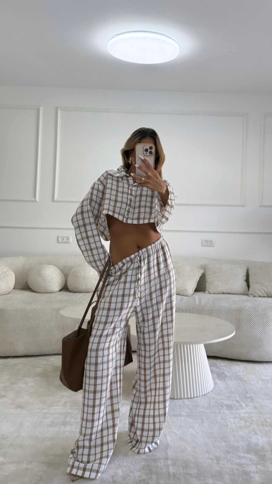 חליפת סנדי חום