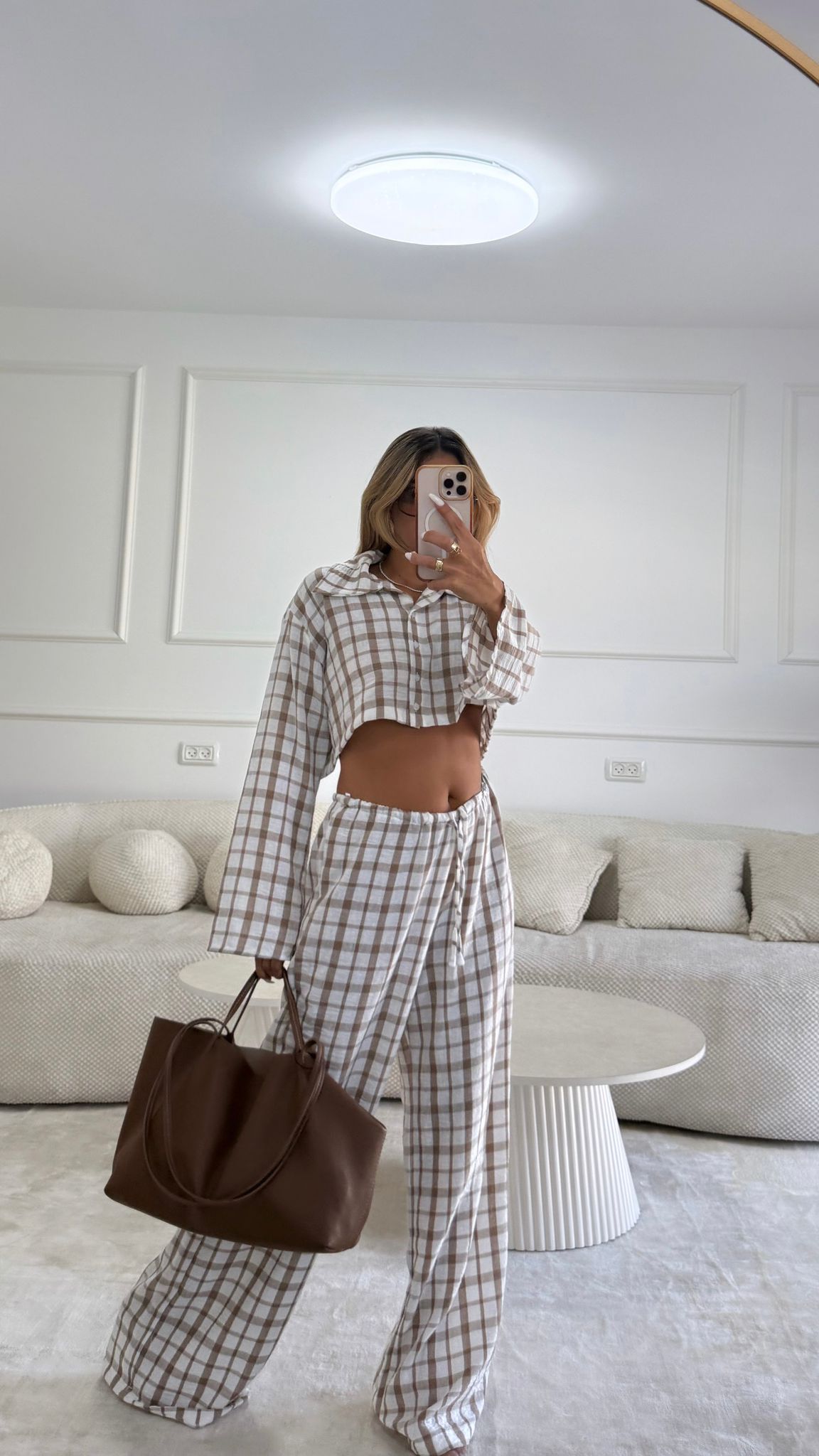 חליפת סנדי חום