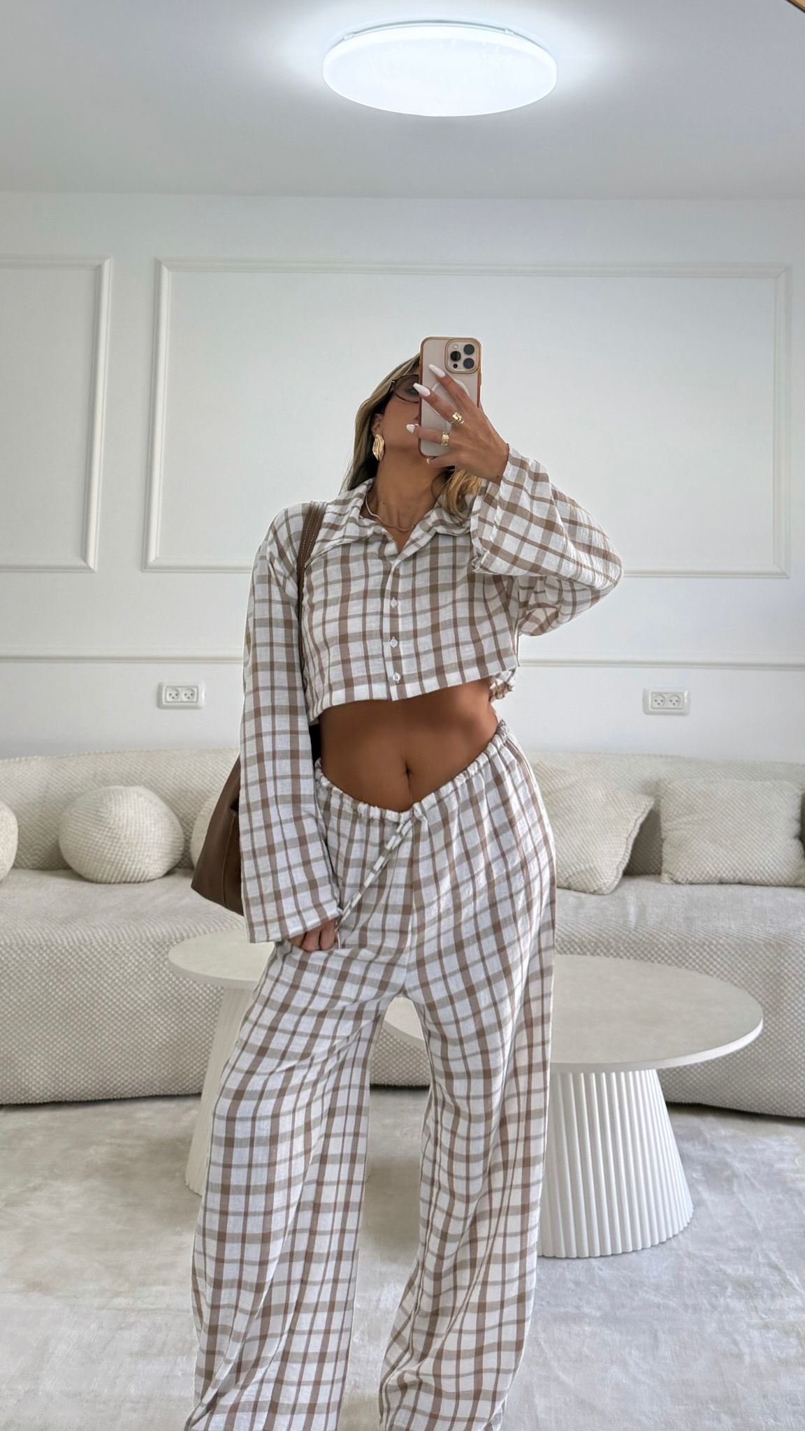 חליפת סנדי חום