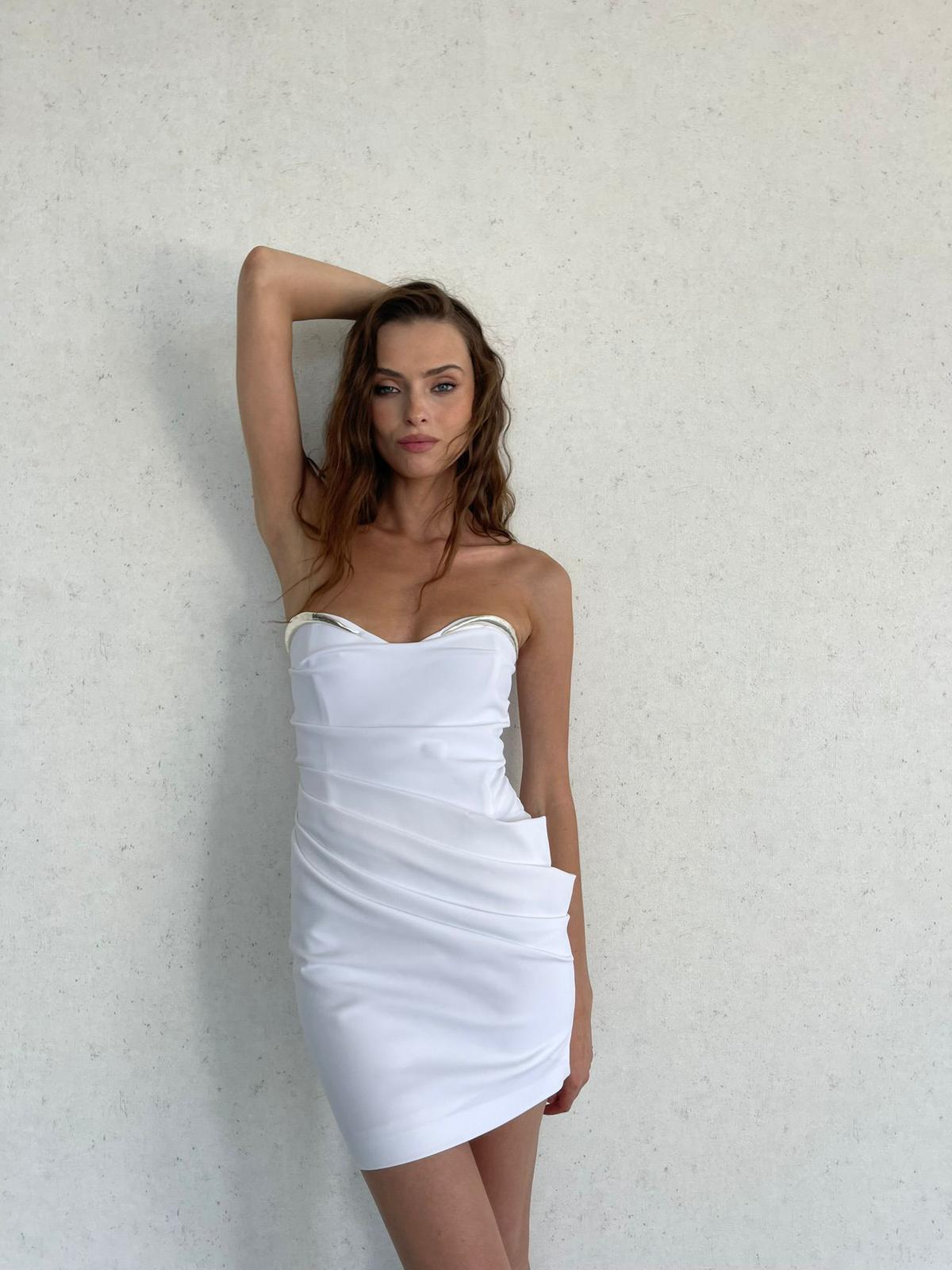 שמלת נאיה לבן