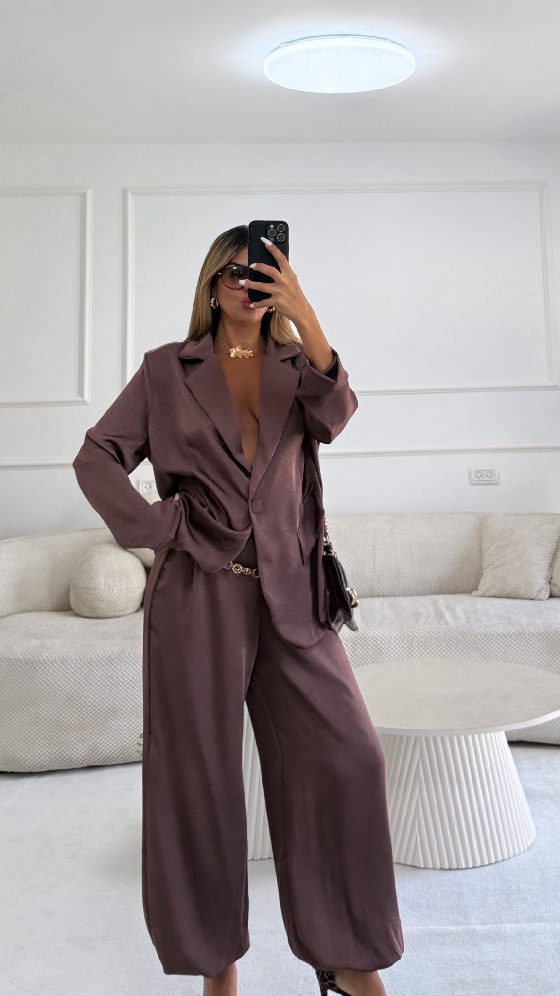 חליפת נויה חום