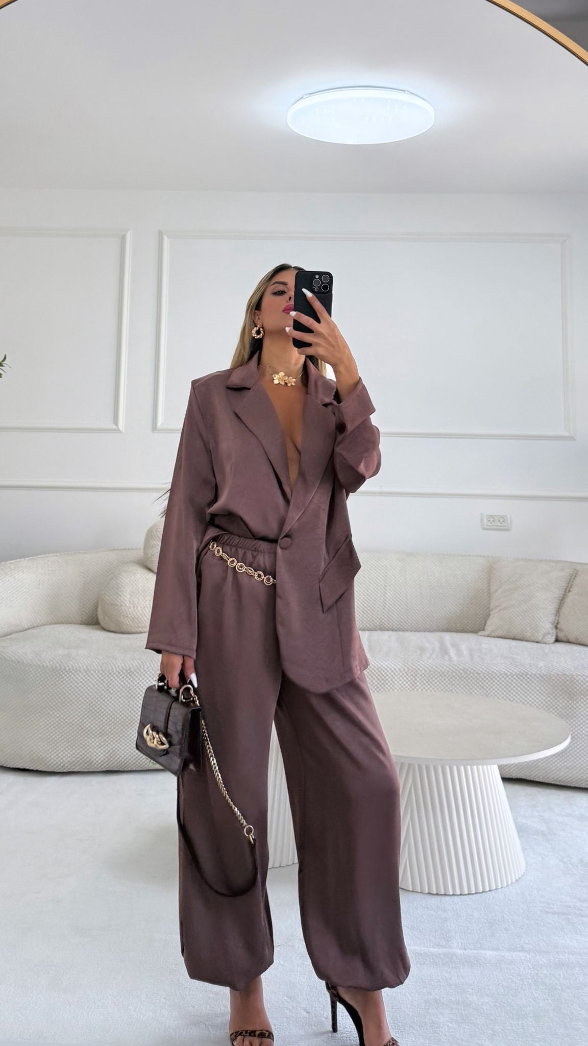 חליפת נויה חום