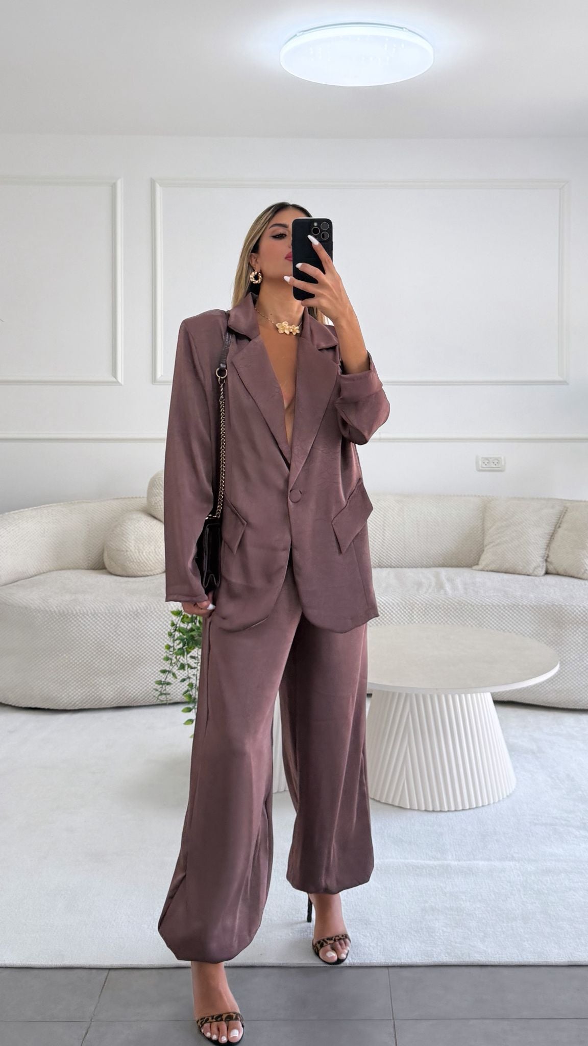 חליפת נויה חום