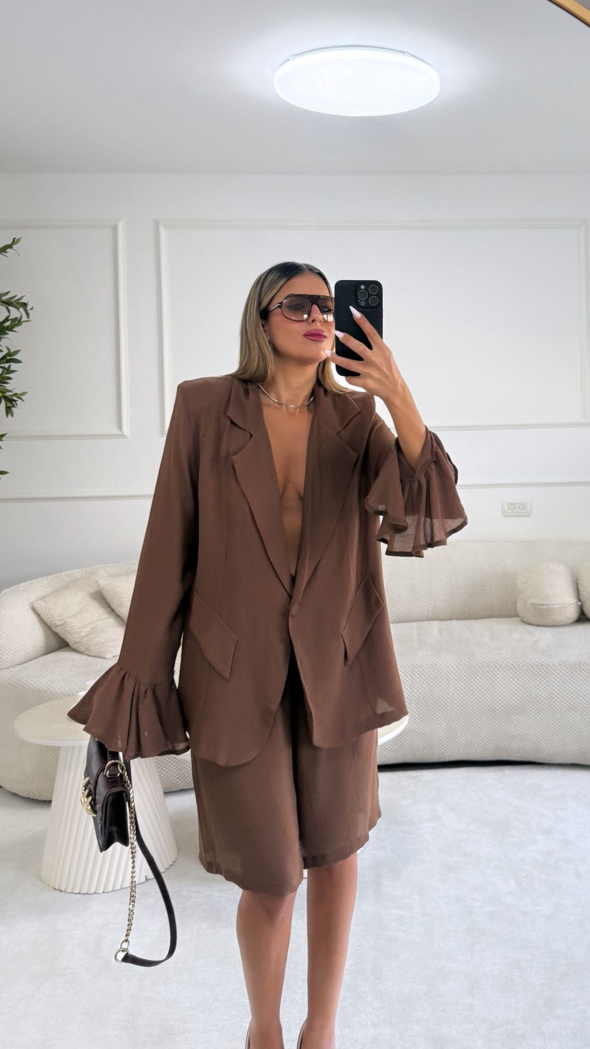 חליפת אמיליה