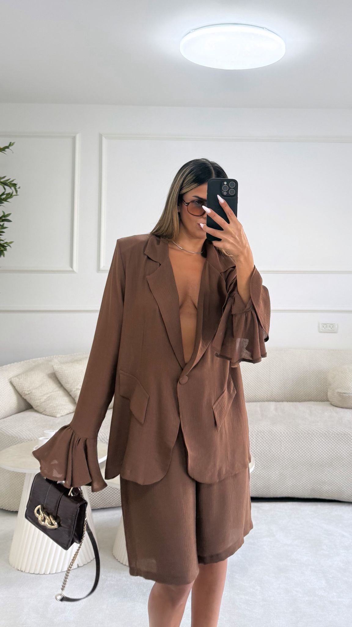 חליפת אמיליה