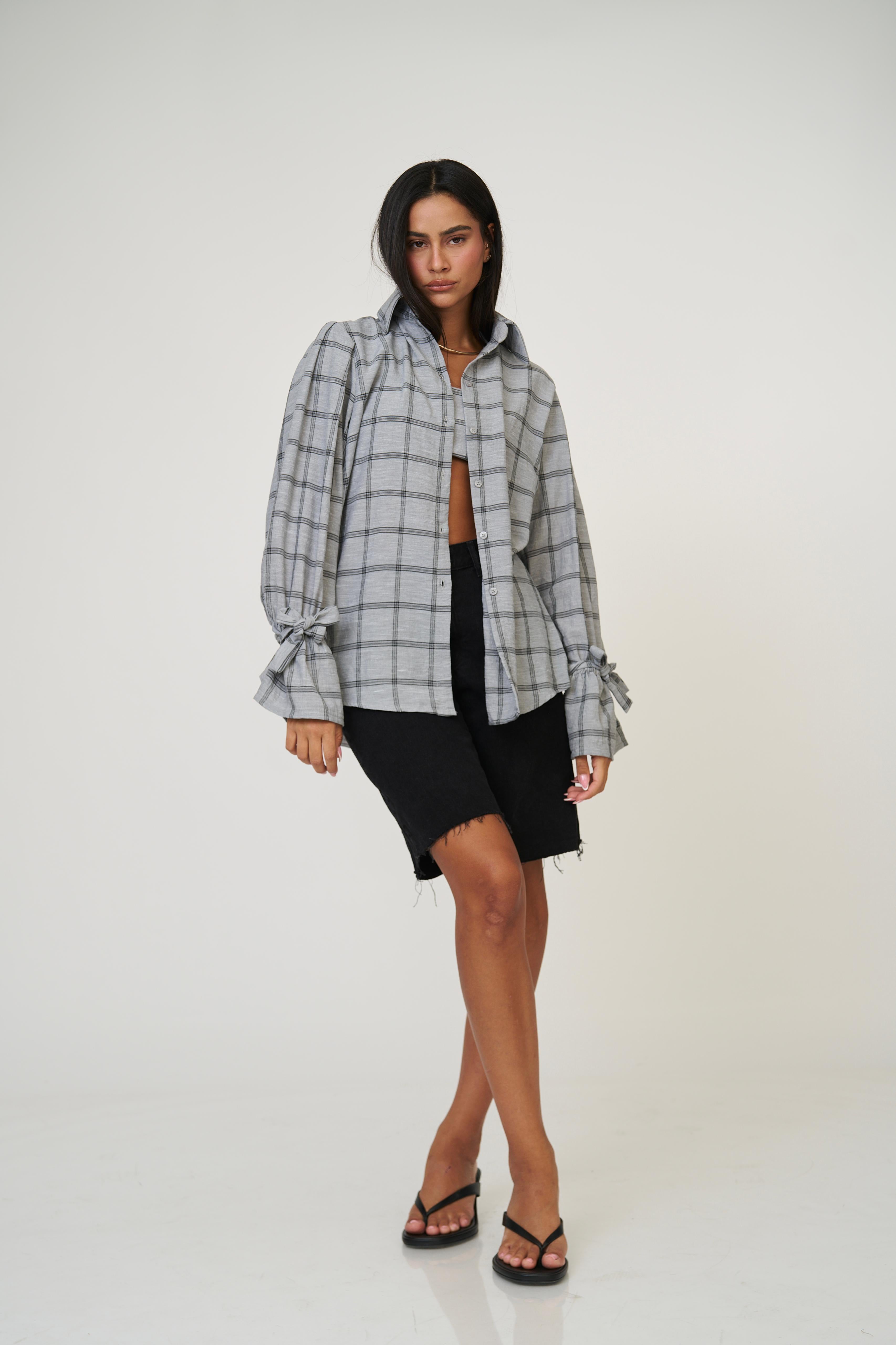 מכופתרת אניטה אפור