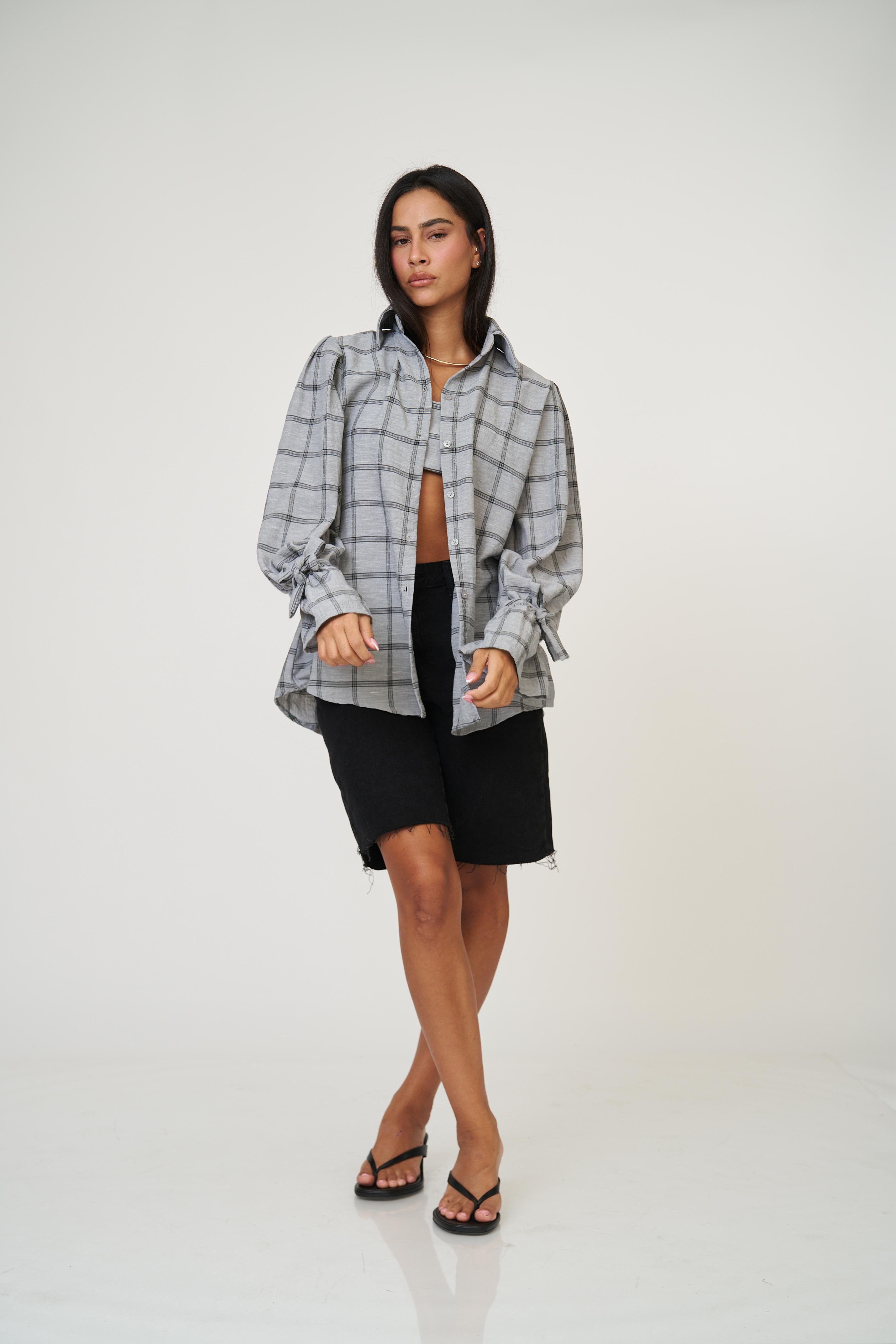 מכופתרת אניטה אפור