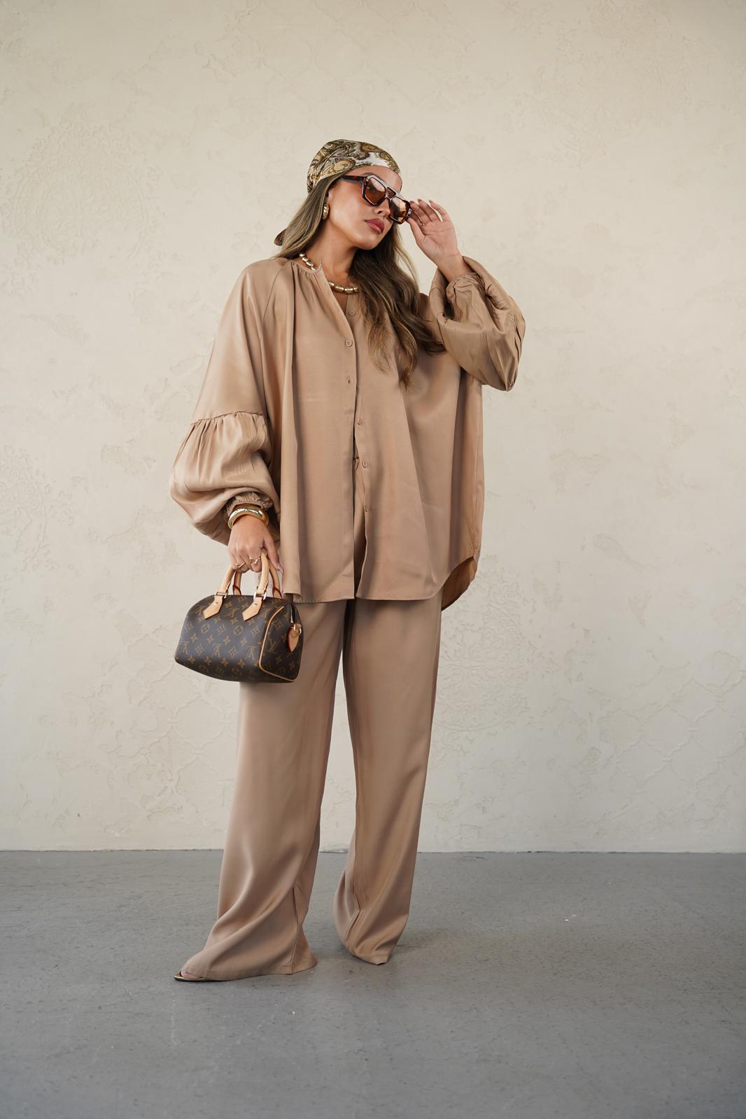 חליפת אליס קאמל