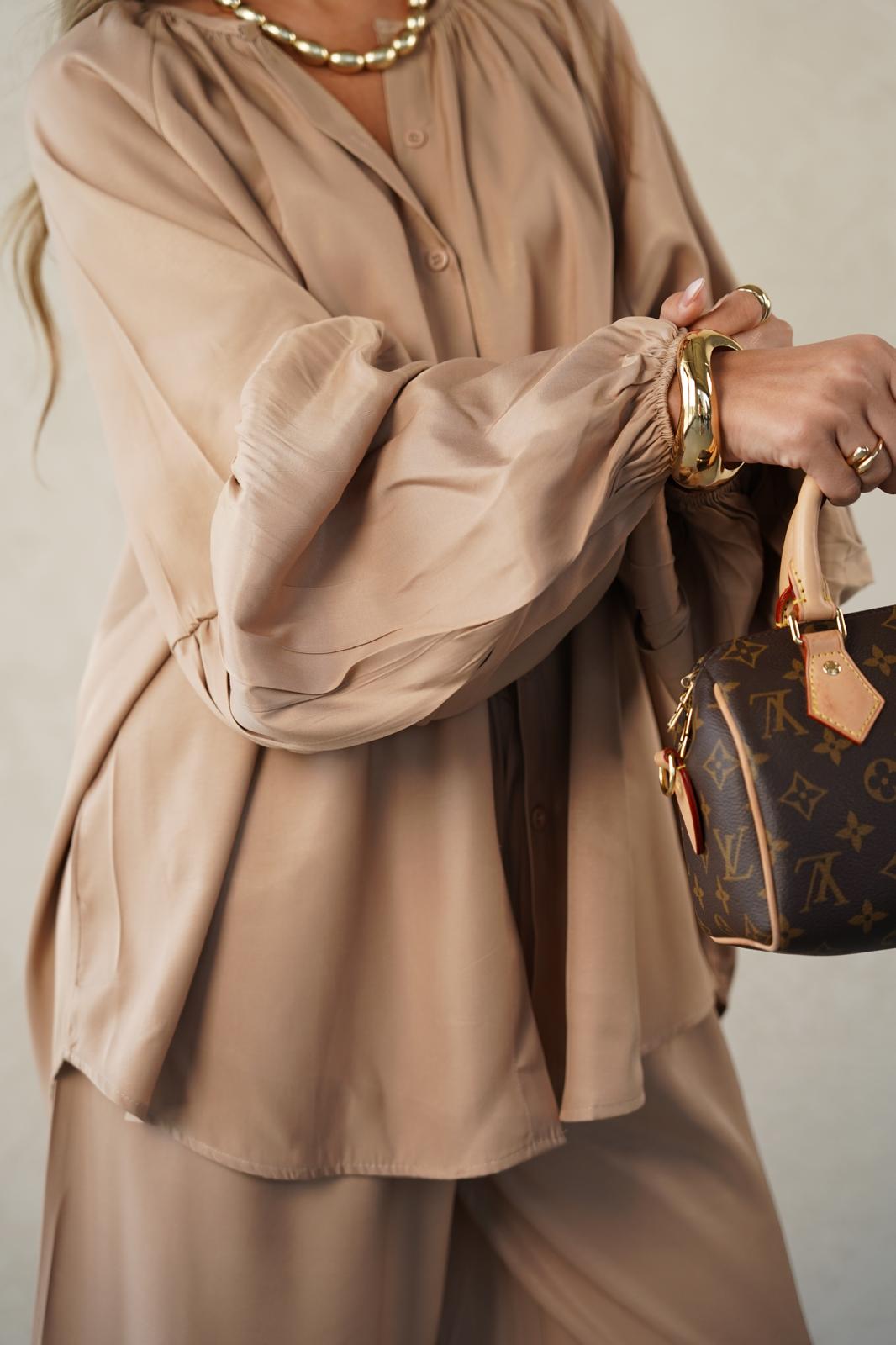 חליפת אליס קאמל