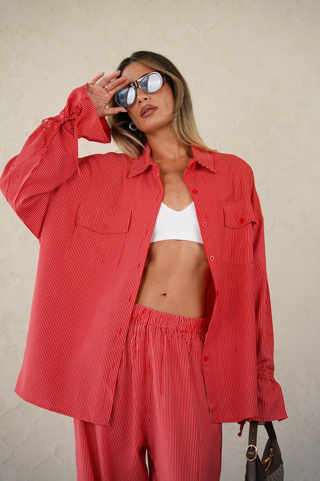 חליפת שיה אדום פסים