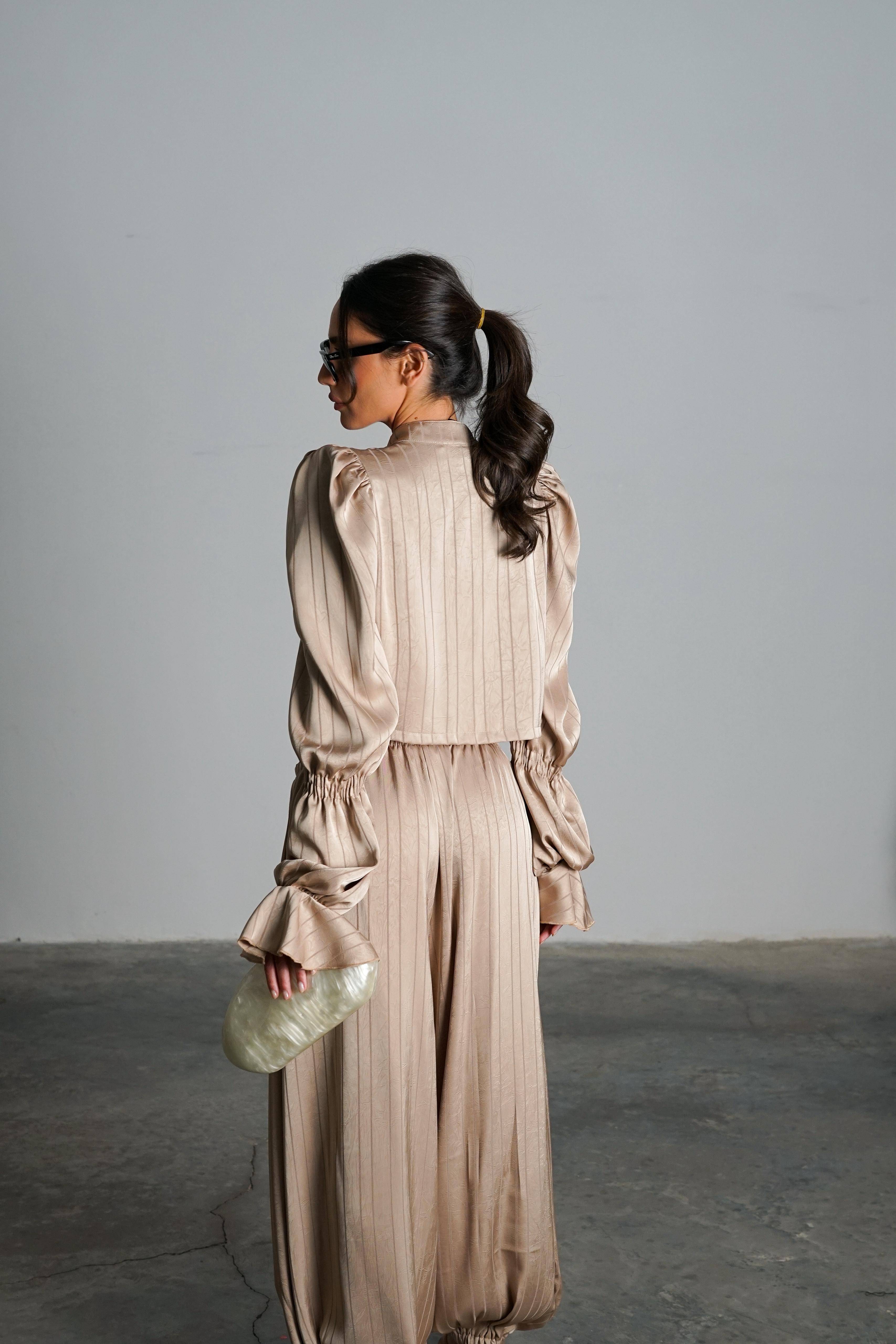 חליפת דלוני בז'