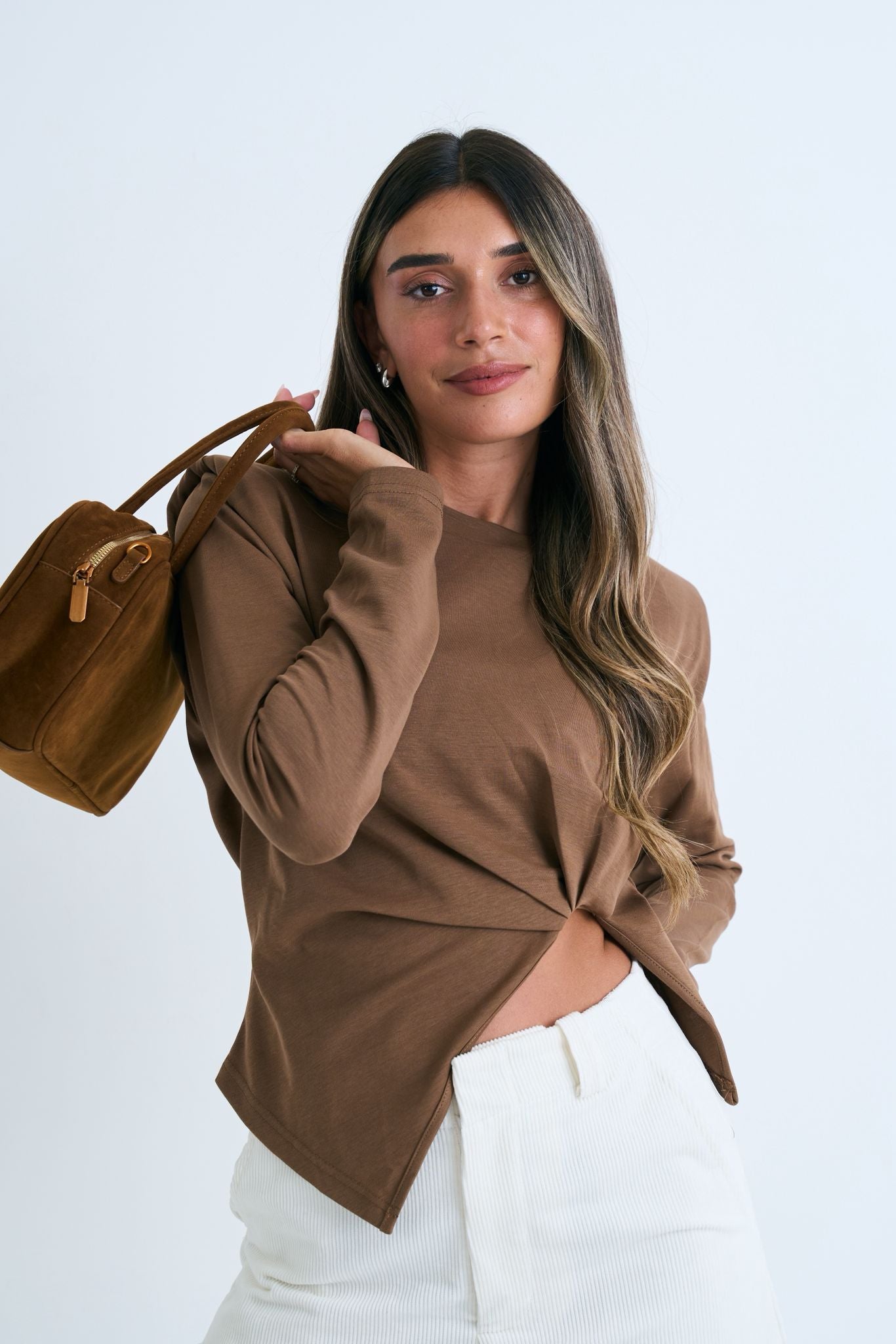 חולצת אליה חום