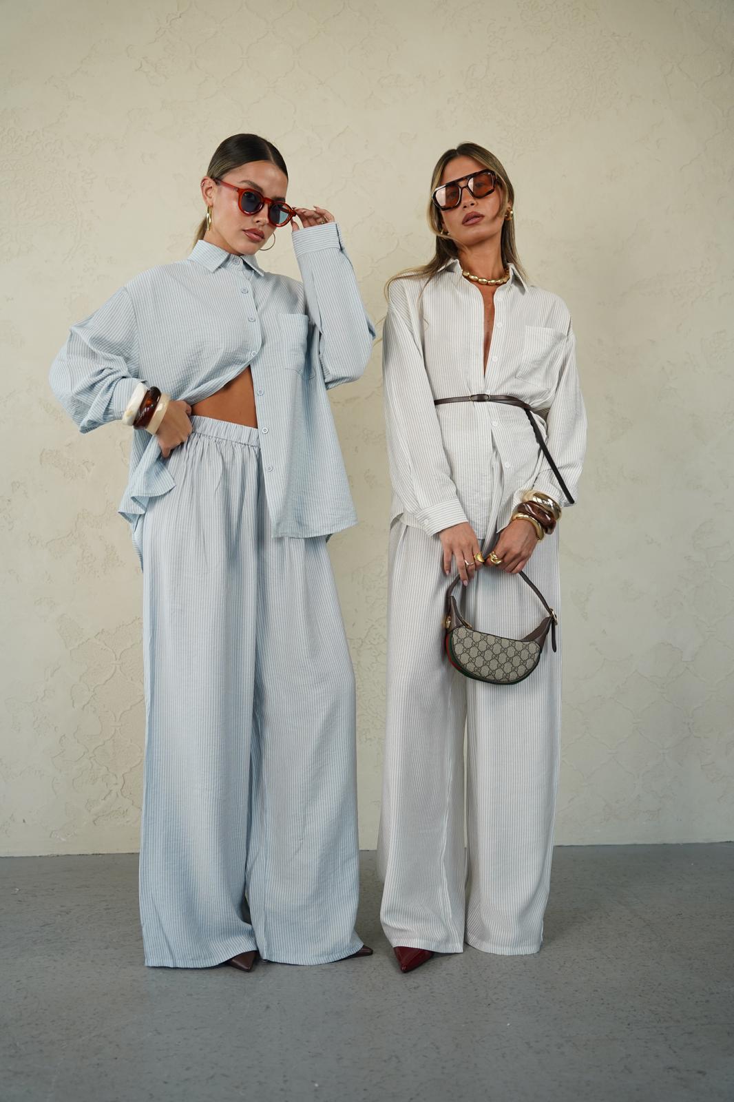 חליפת סקאי תכלת פסים