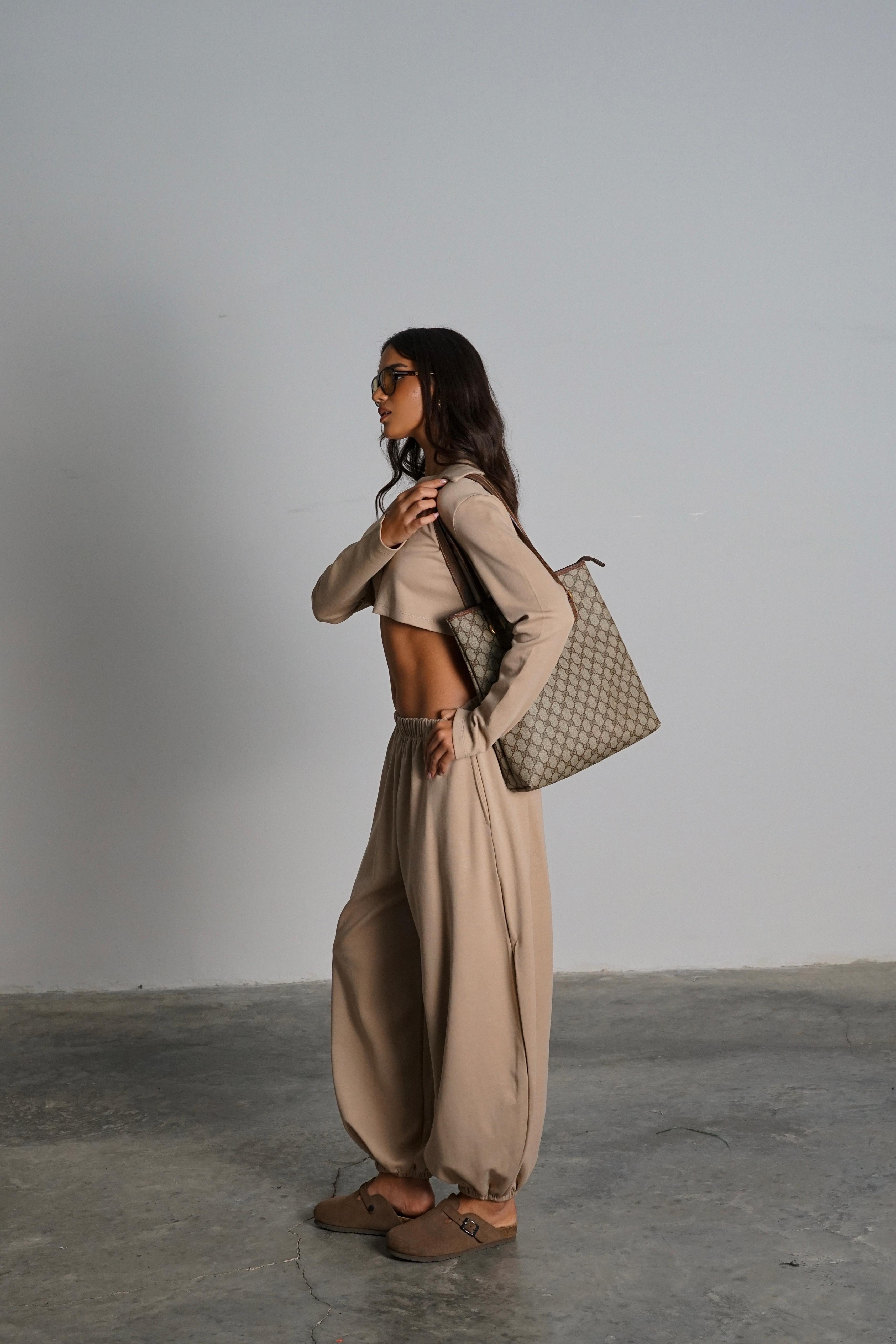 חליפת בלומה מוקה