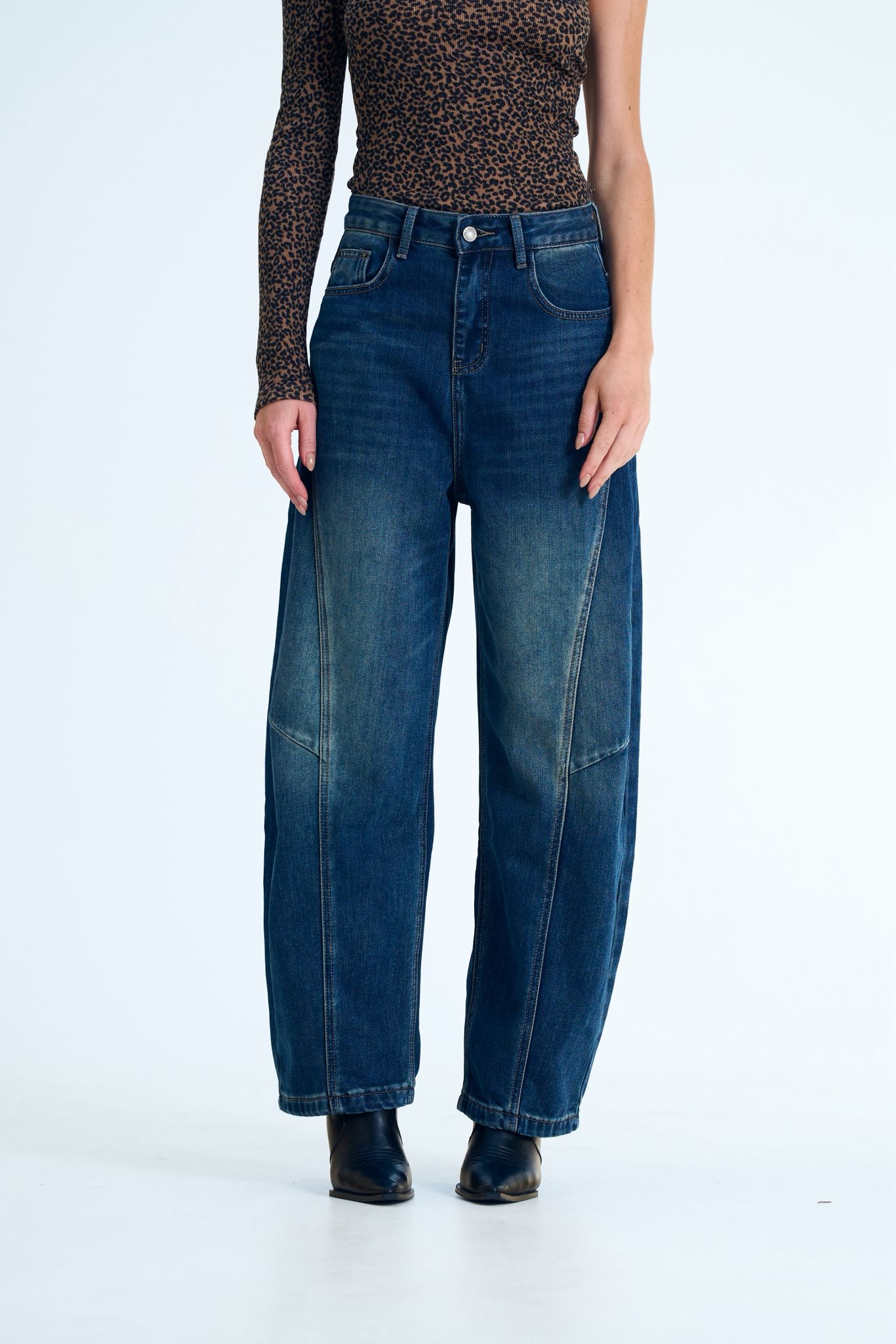 ג'ינס אריאל