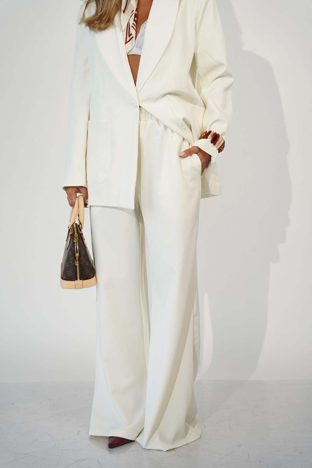 חליפת מוניק