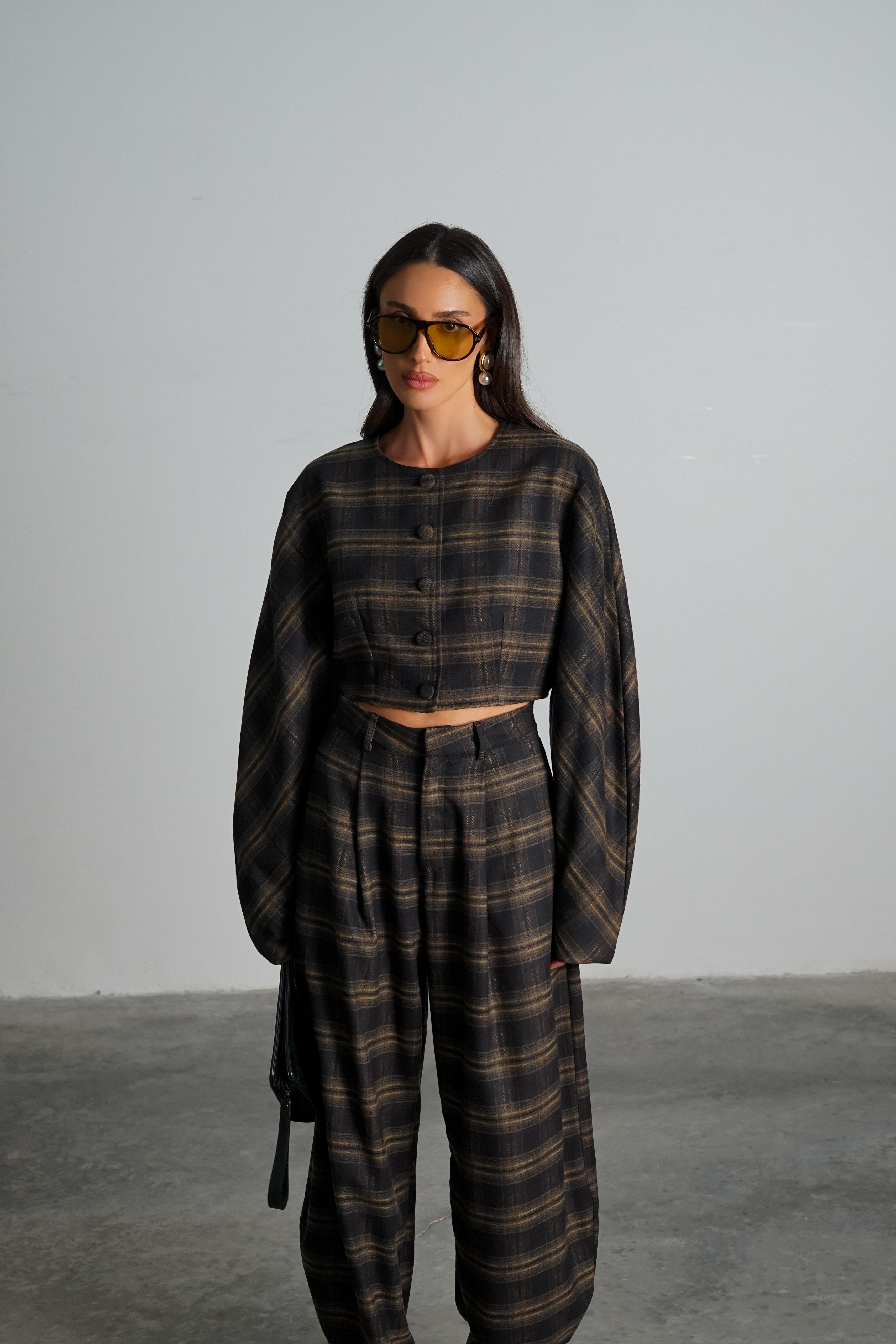 חליפת פטיסר חום