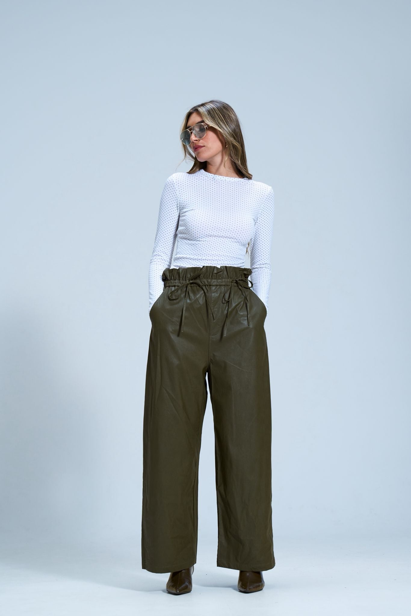 חולצת פיבי לבן