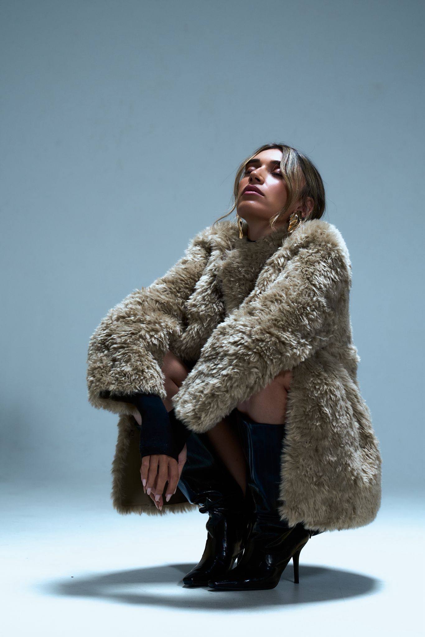 מעיל לביא דבש