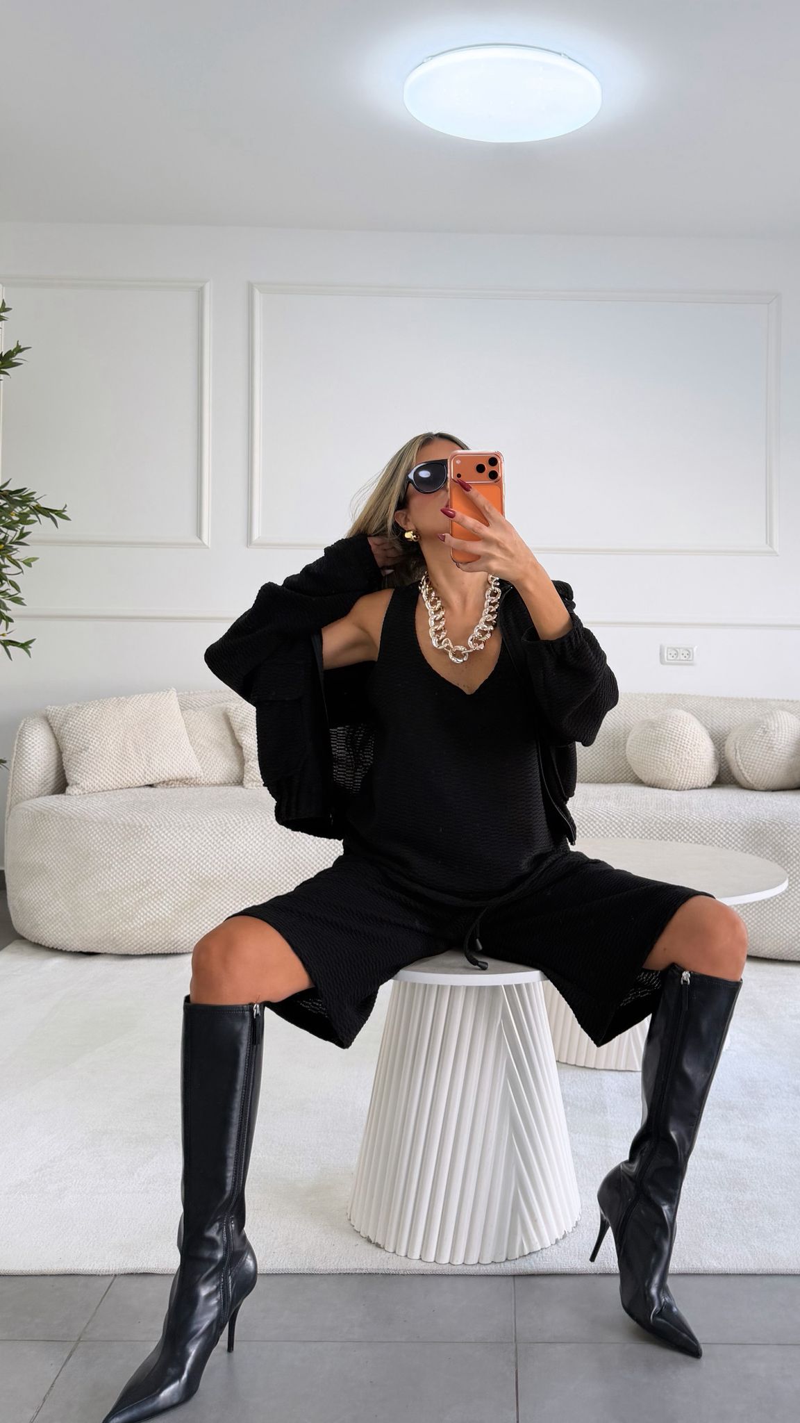 חליפת טריפל שחור