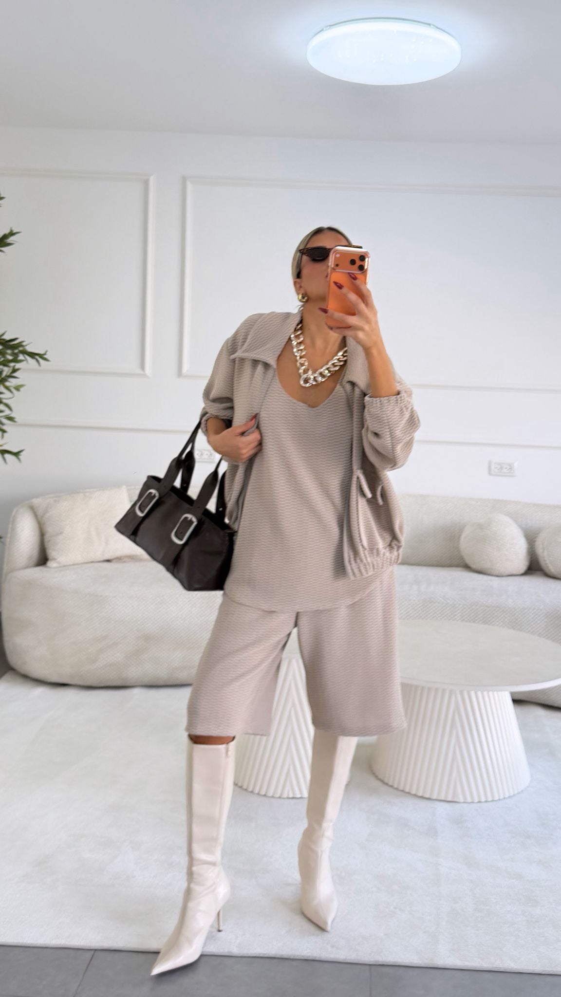 חליפת טריפל בז