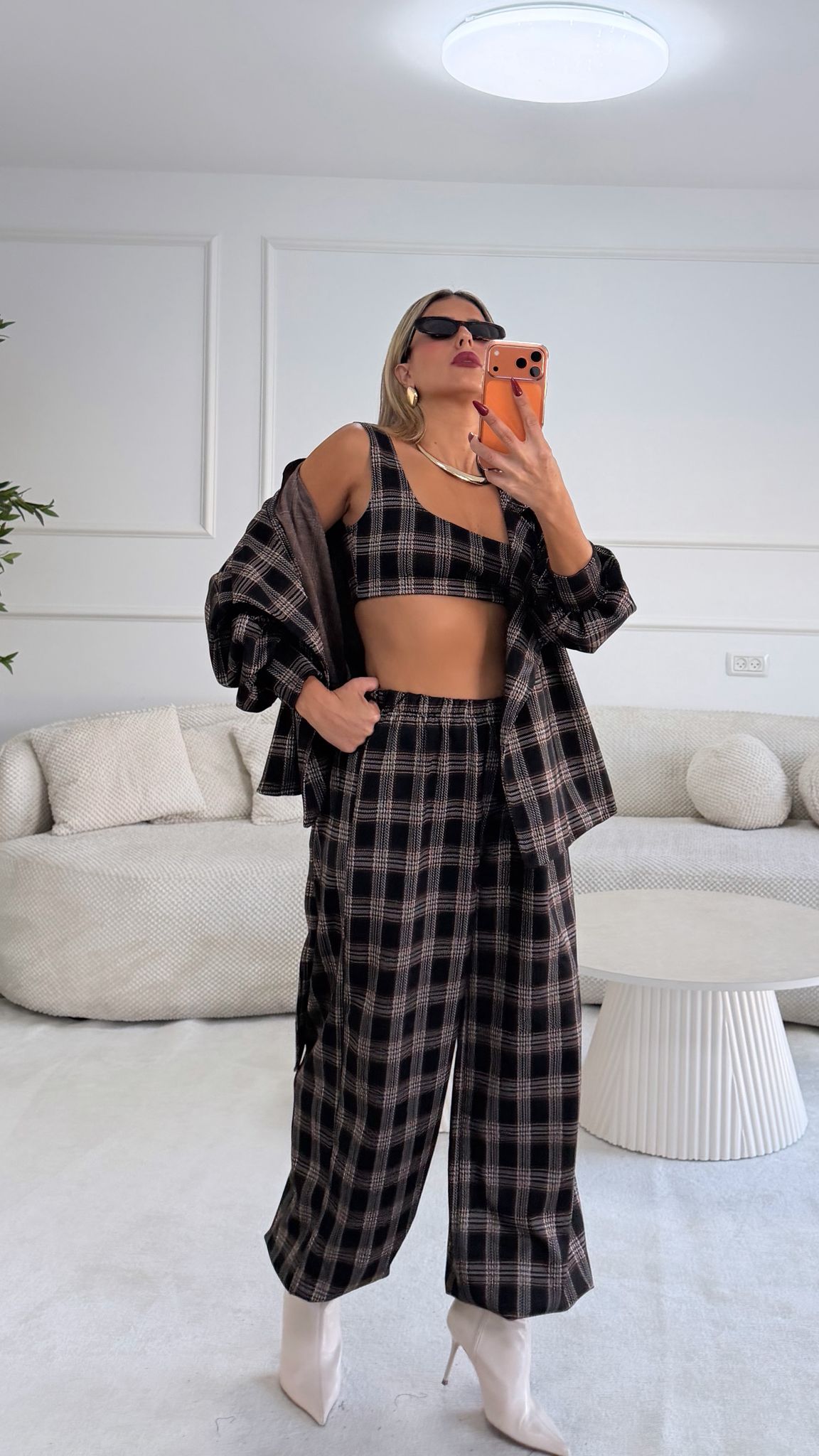 חליפת בראון