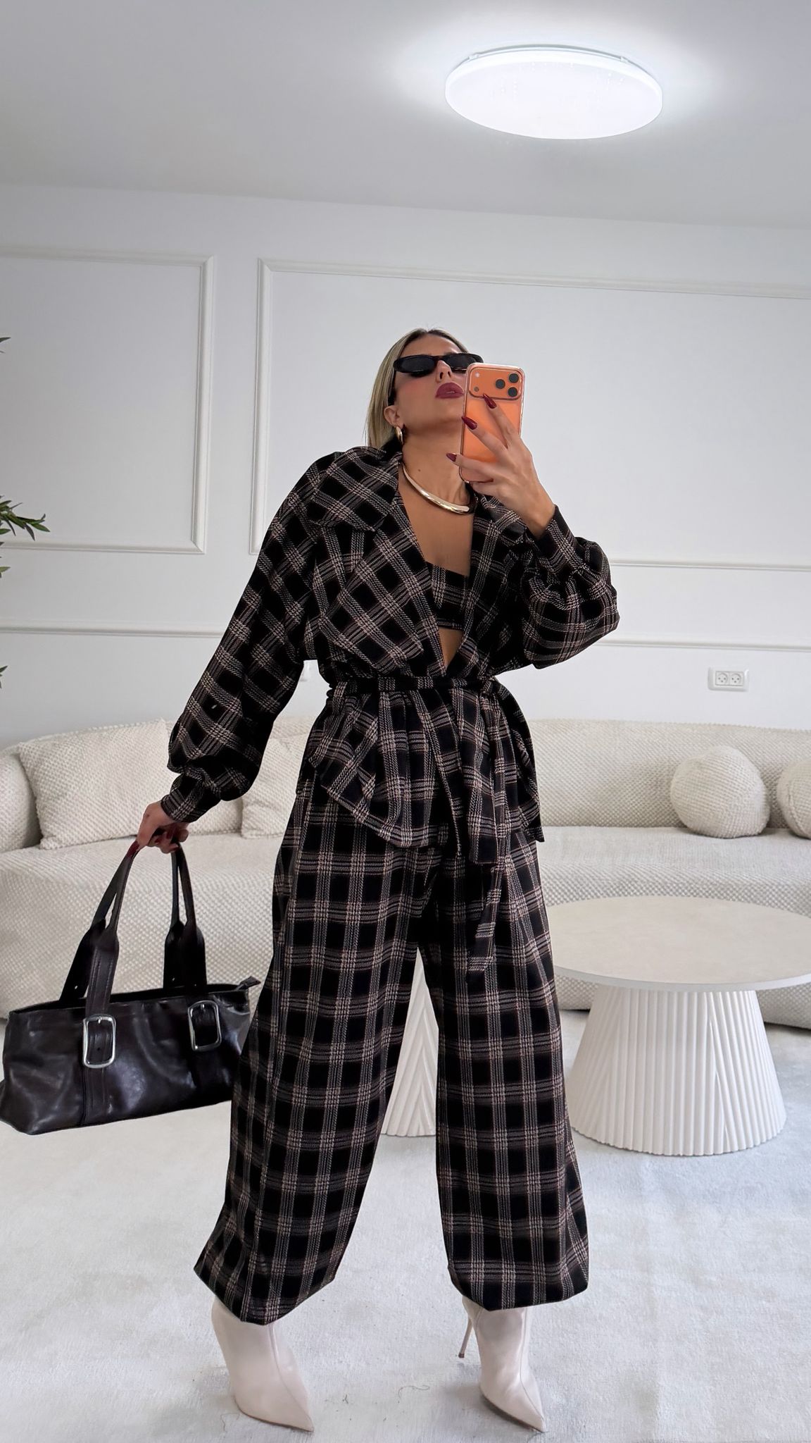 חליפת בראון