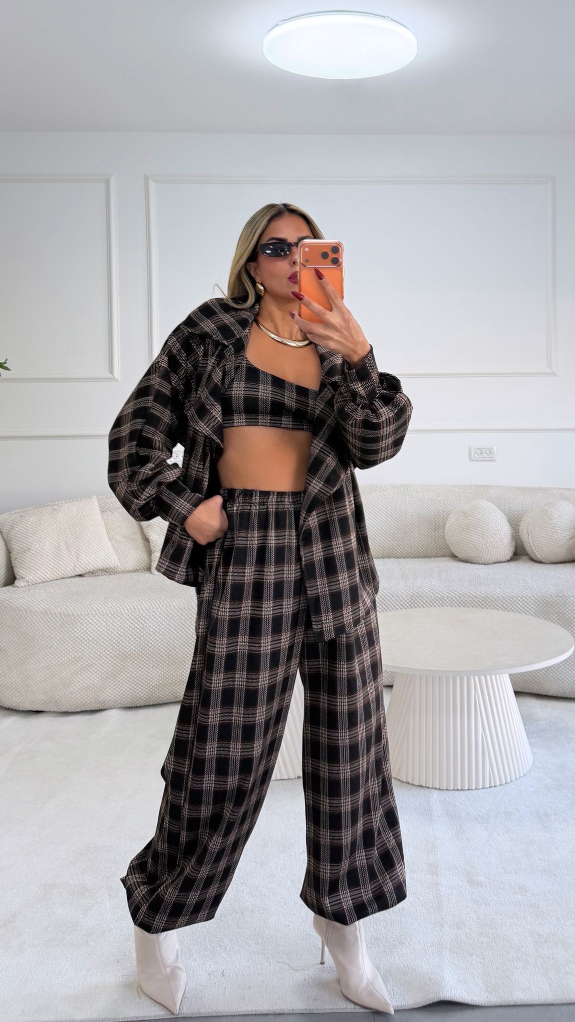 חליפת בראון