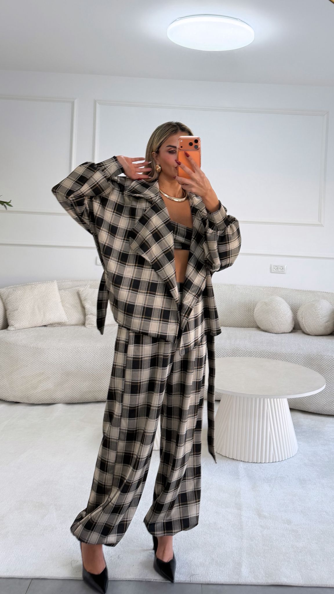 חליפת בראון