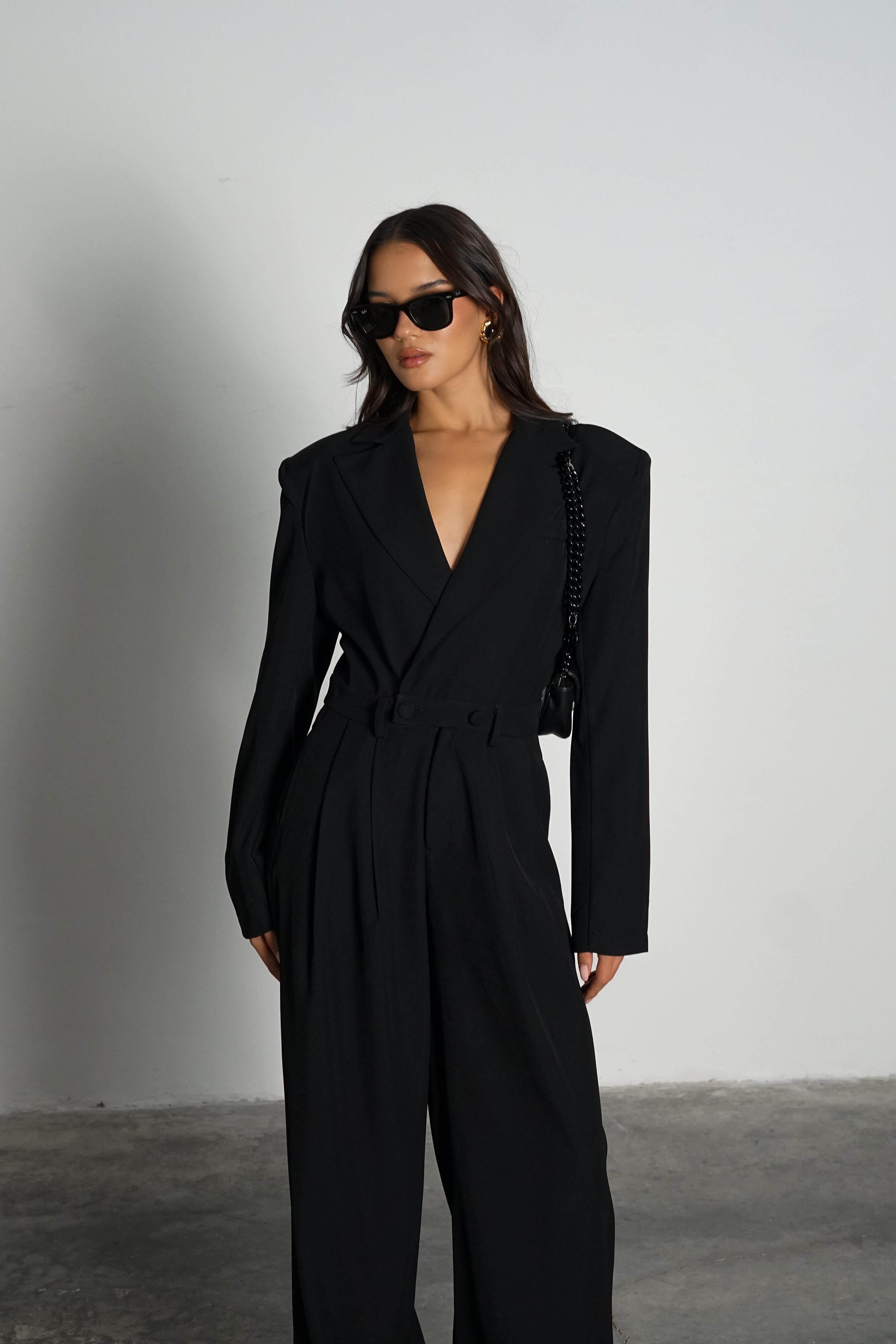 אוברול מונה