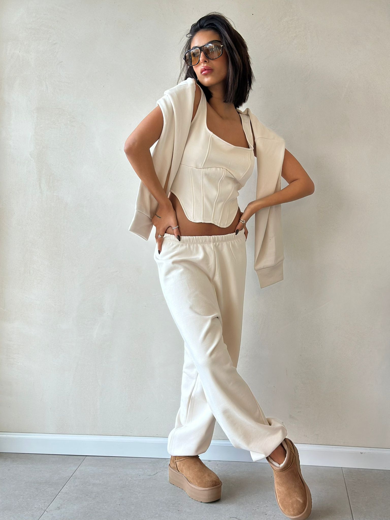 חליפת סמדי שמנת