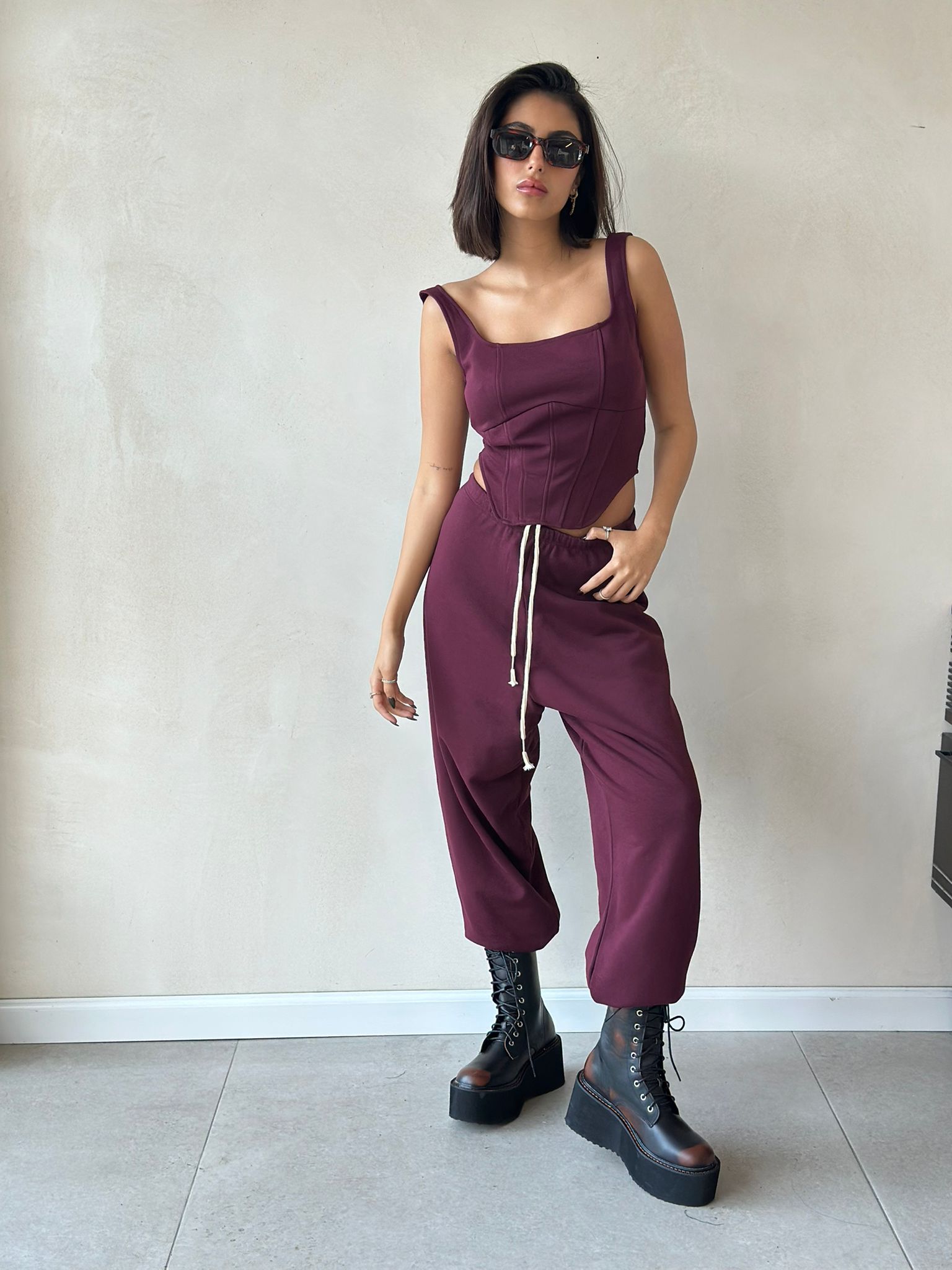 חליפת סמדי בורדו