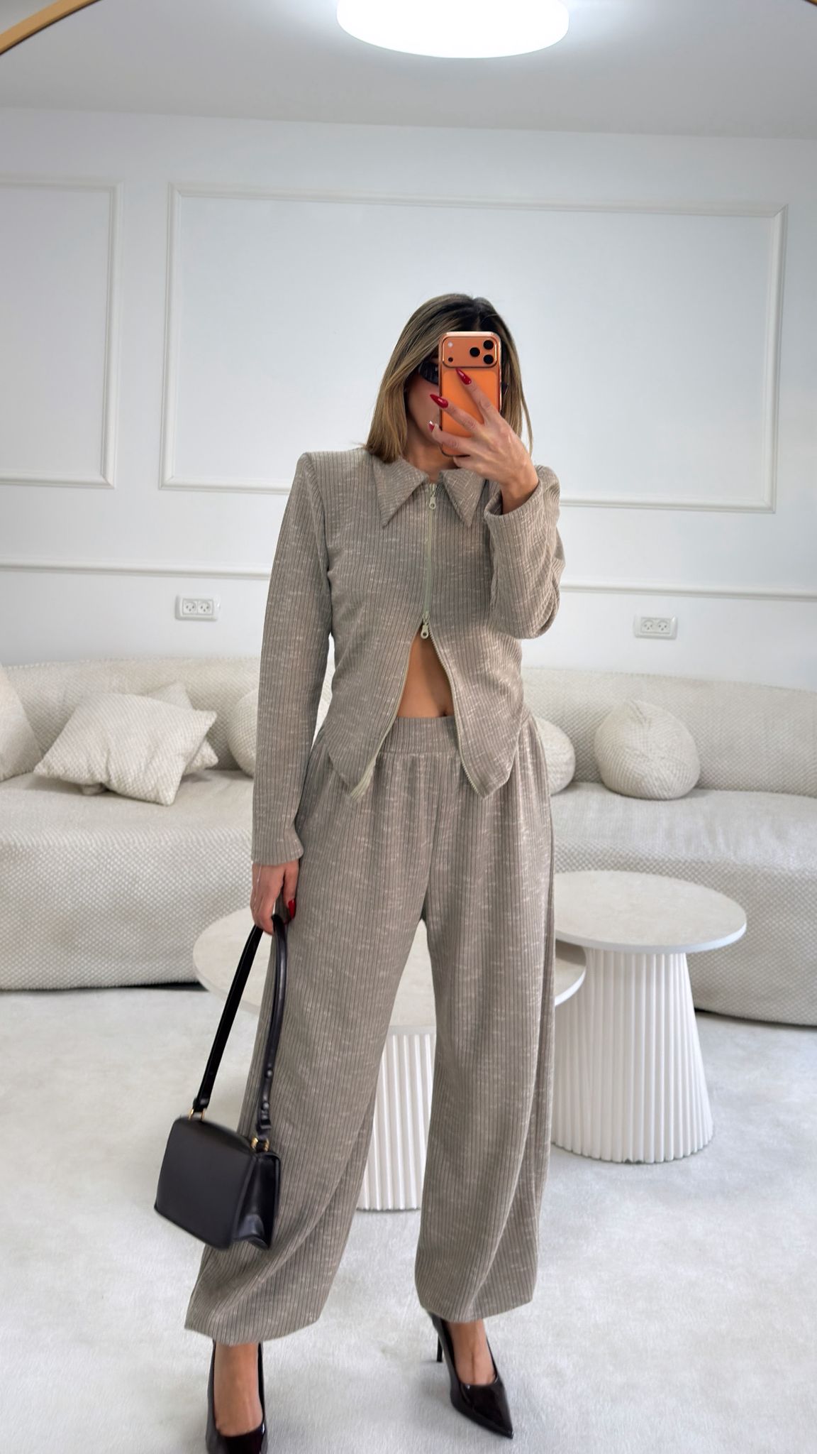 חליפת סריג נרי