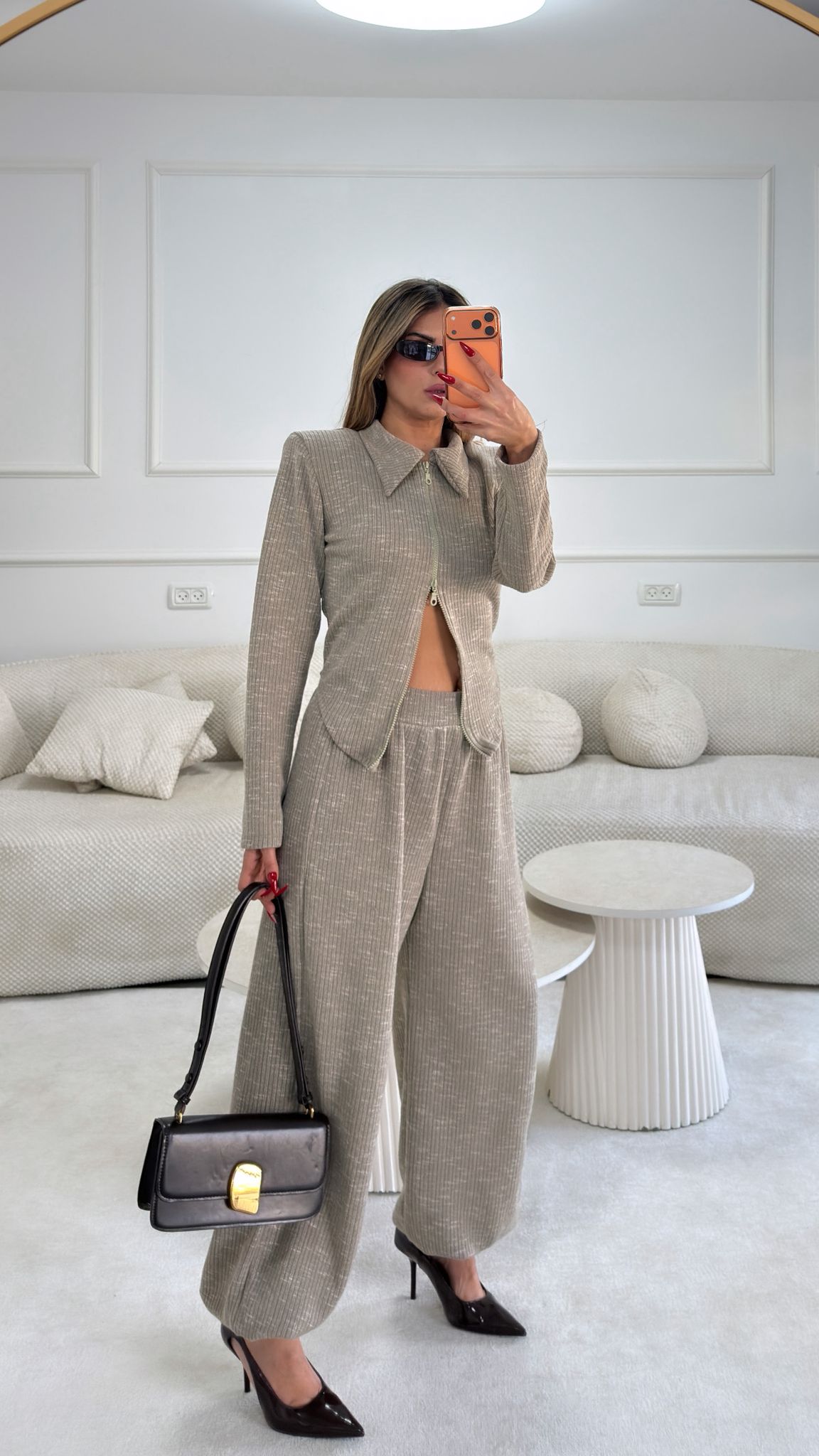 חליפת סריג נרי