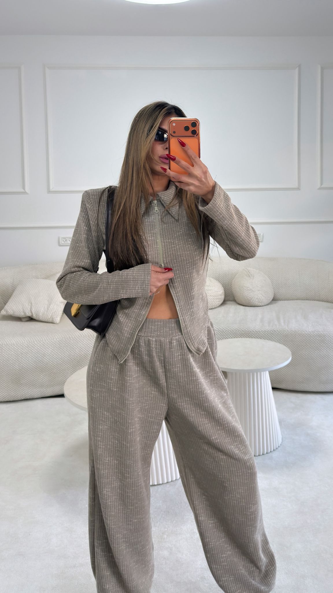 חליפת סריג נרי