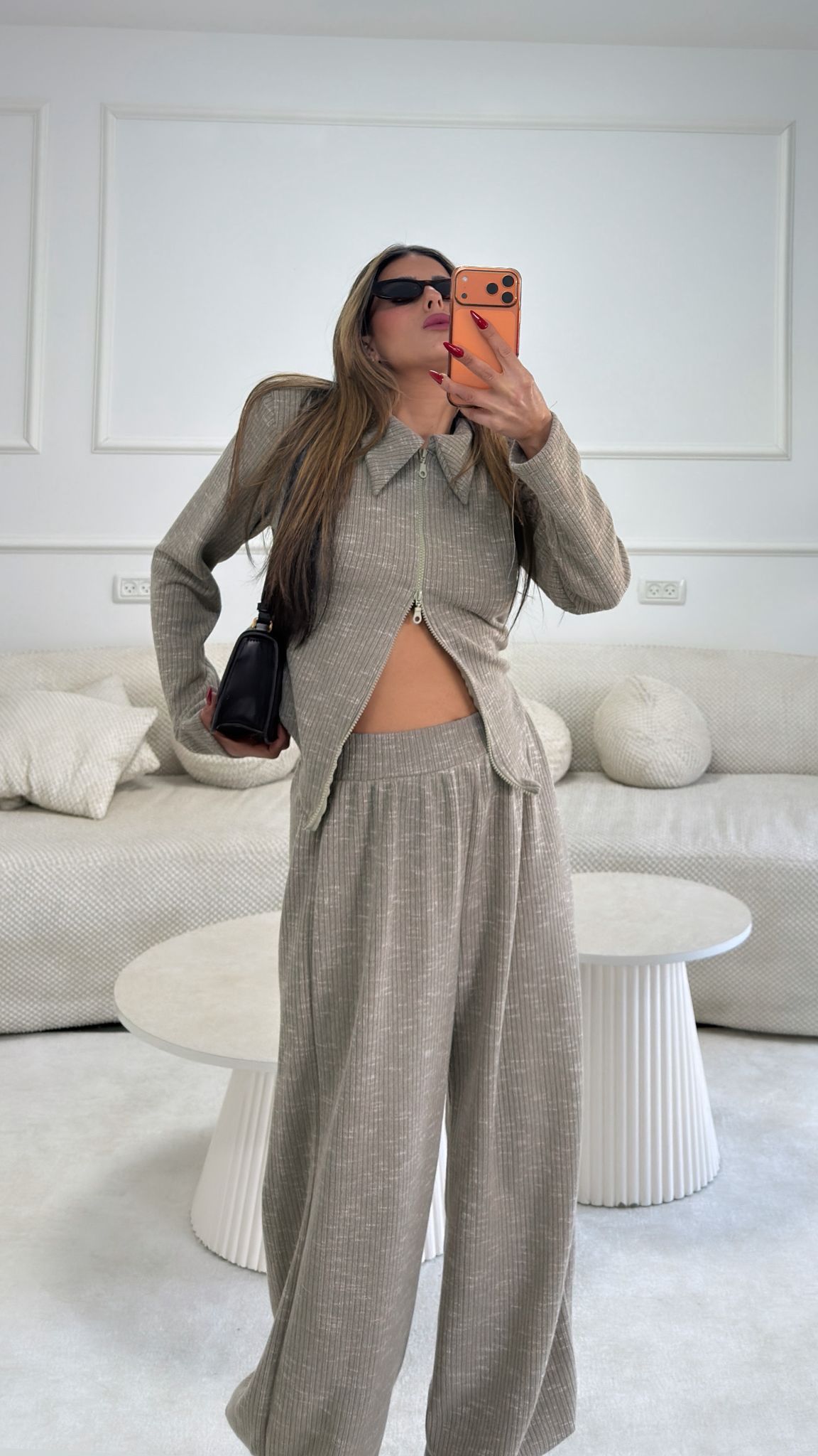 חליפת סריג נרי