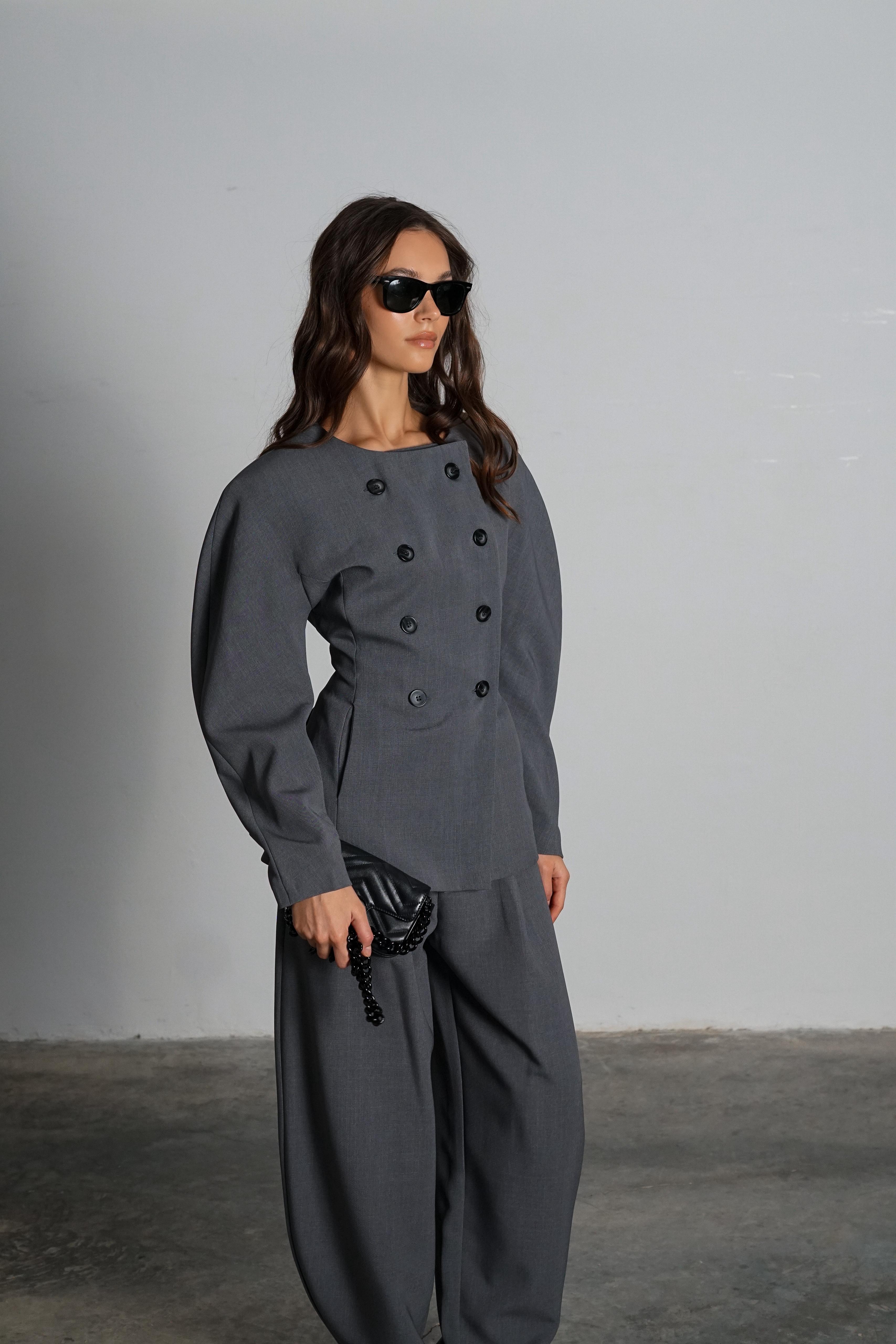 חליפת אופיליה