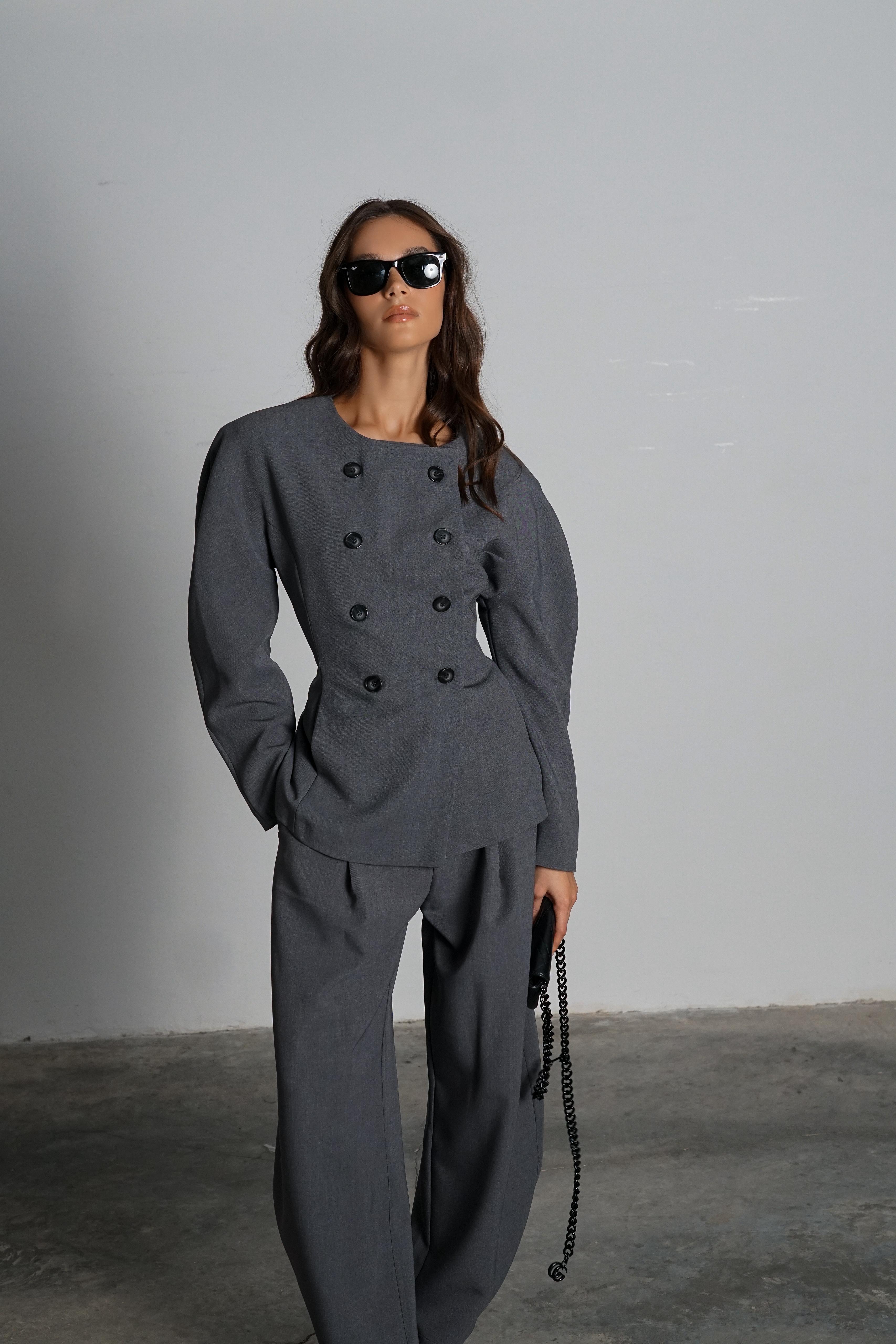 חליפת אופיליה