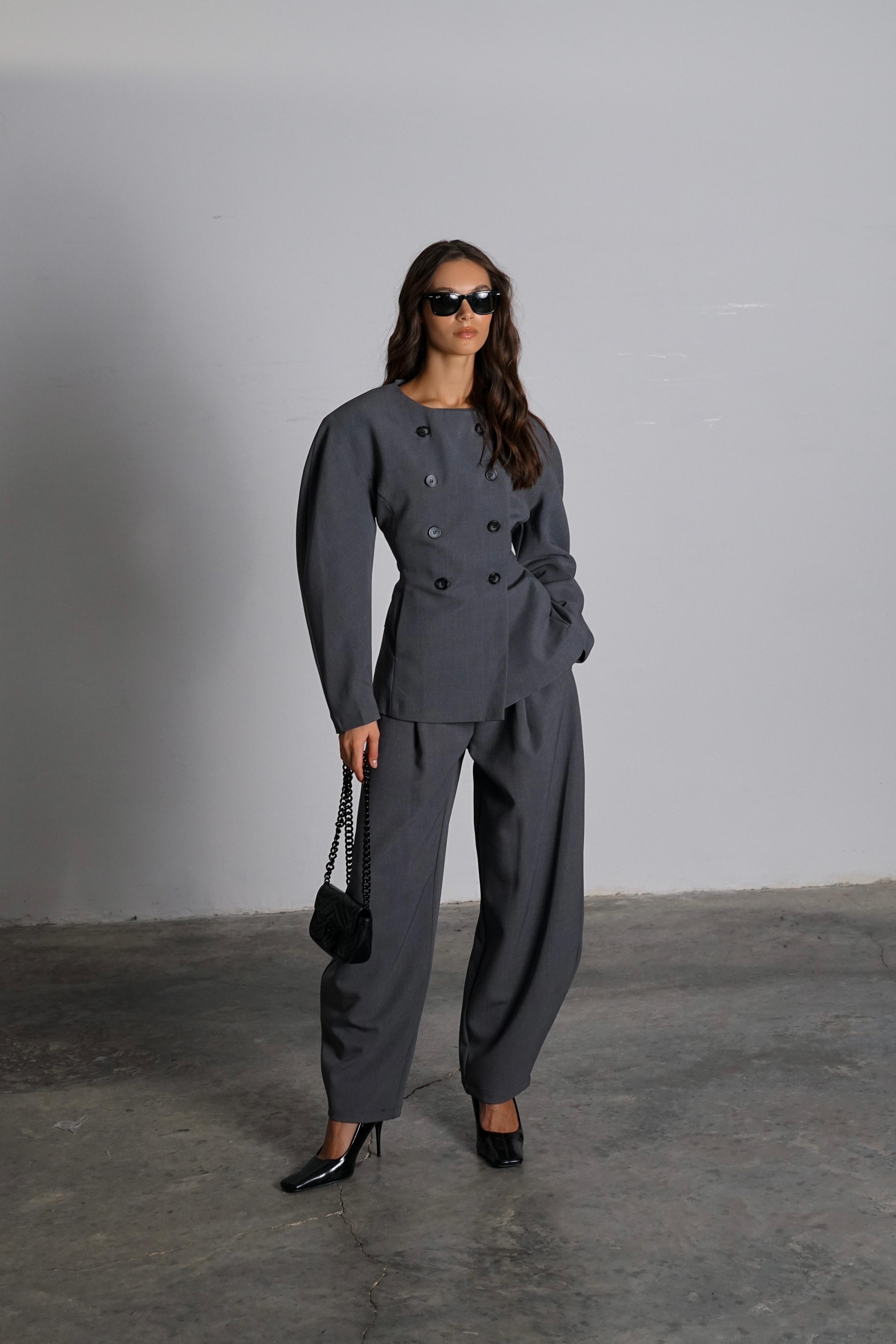 חליפת אופיליה