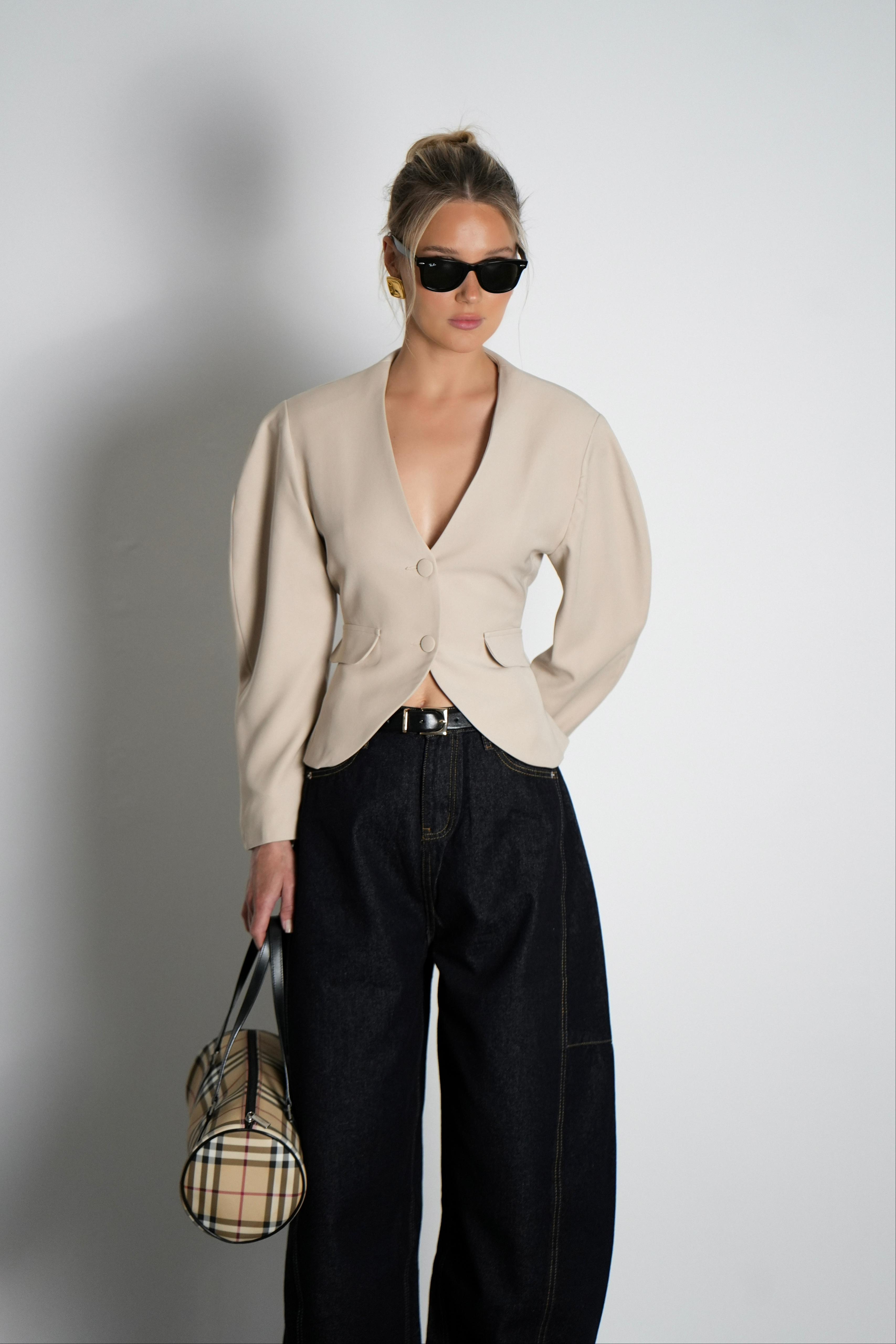 ג'קט אמיליה בז'