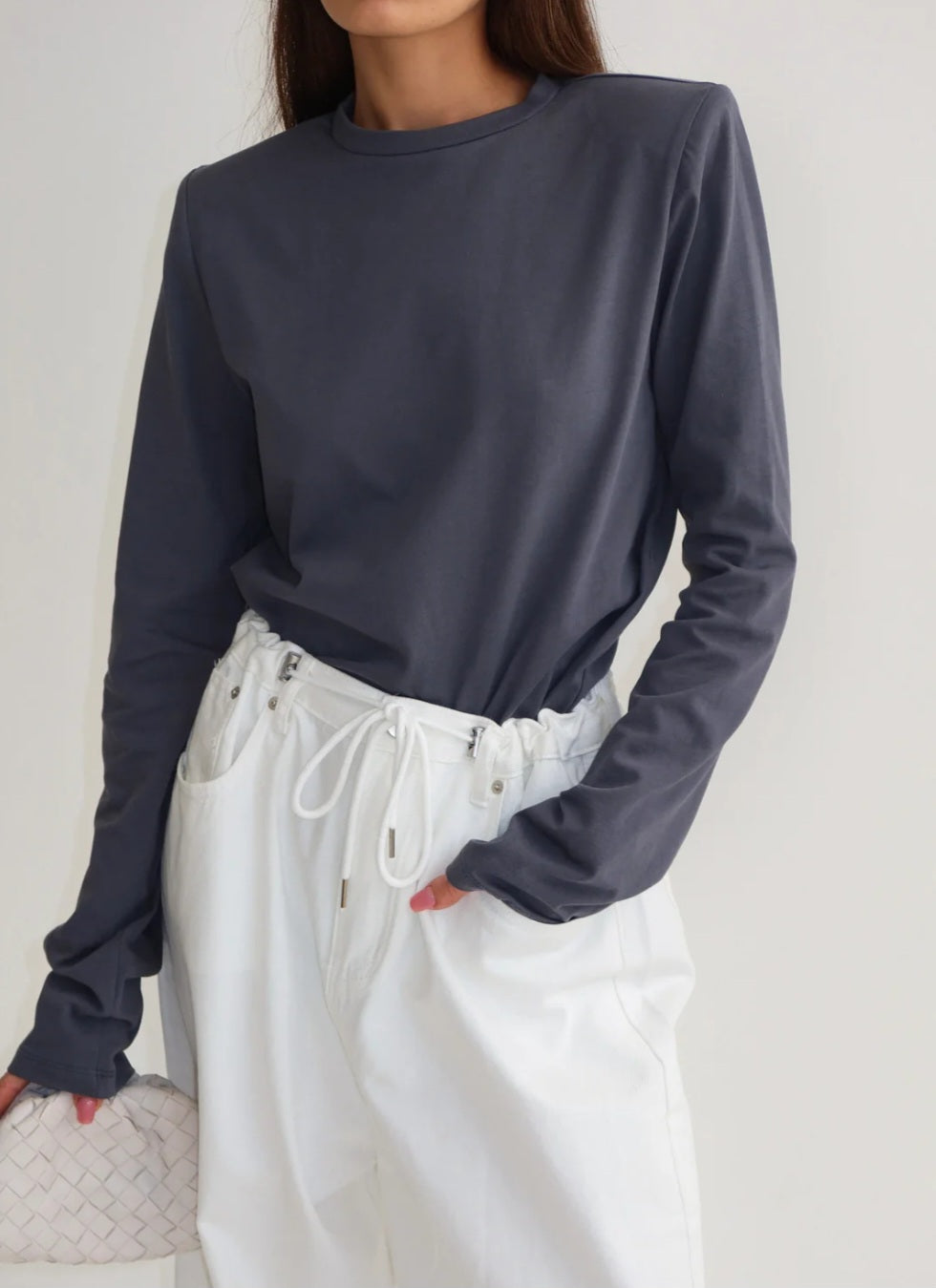 בייסיק כריות אפור בטון