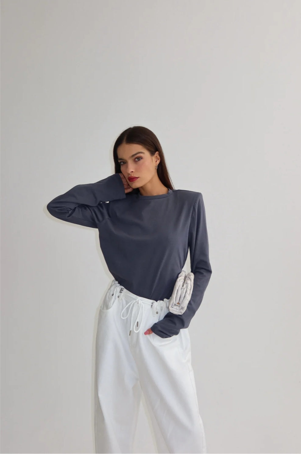 בייסיק כריות אפור בטון