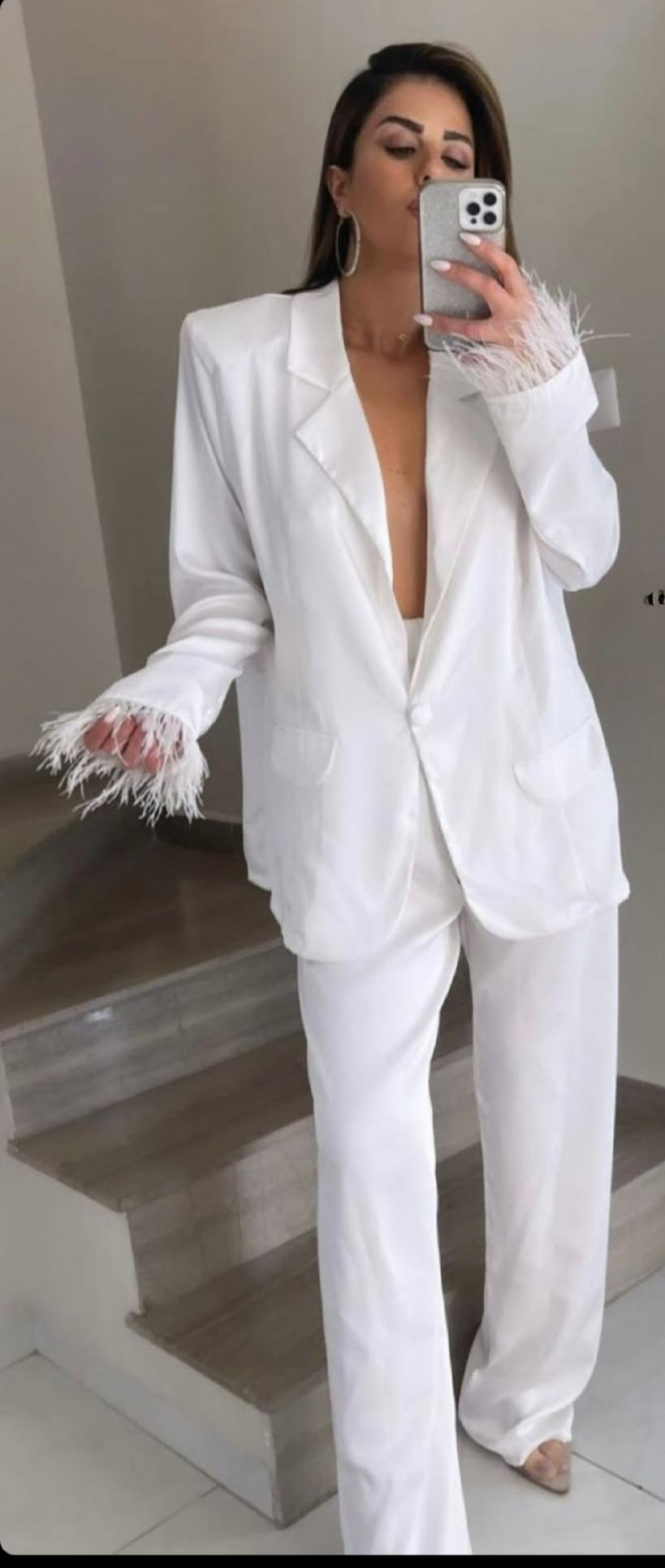 חליפת נוצות לבן