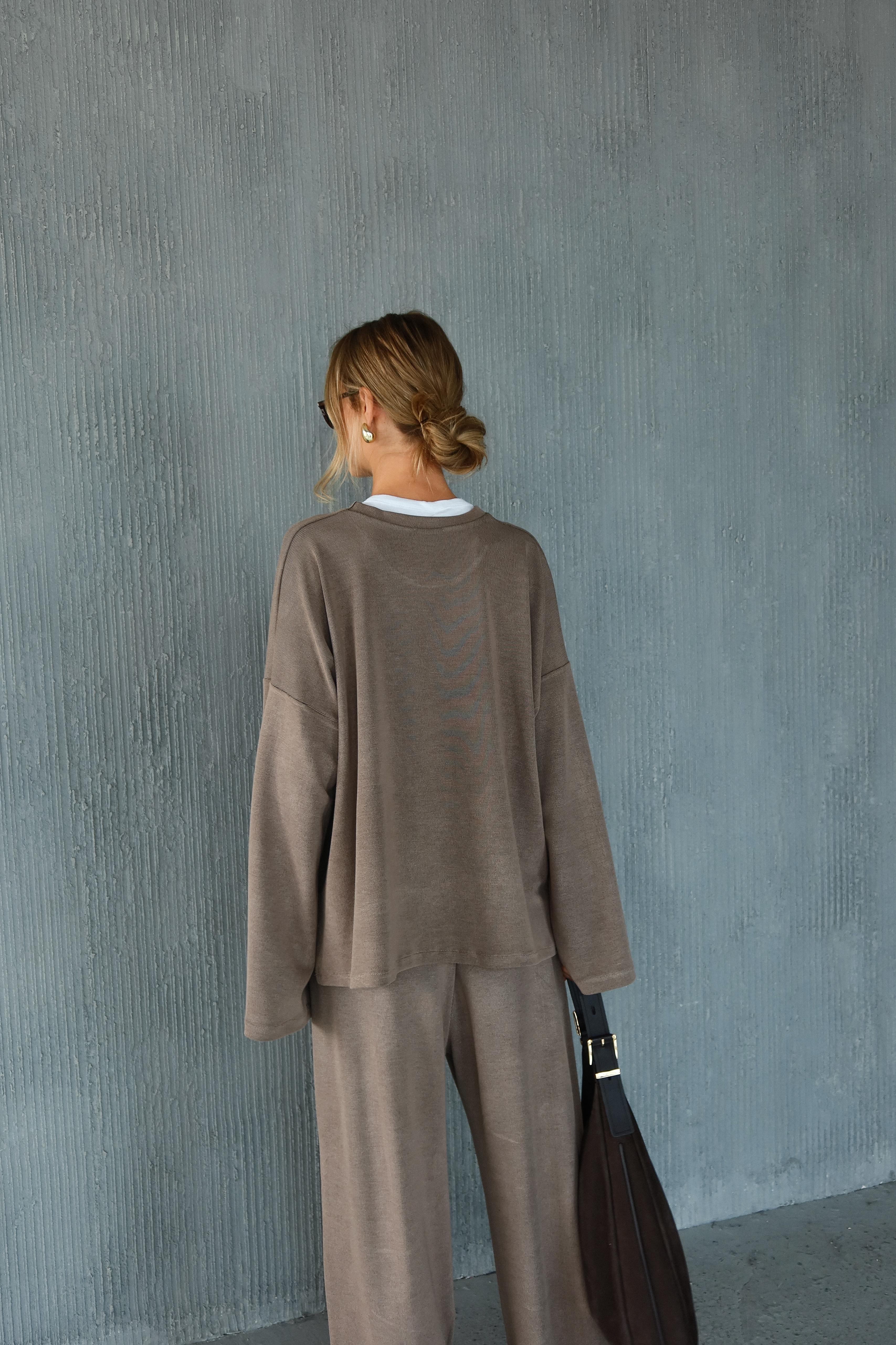 חליפת מטאו מוקה