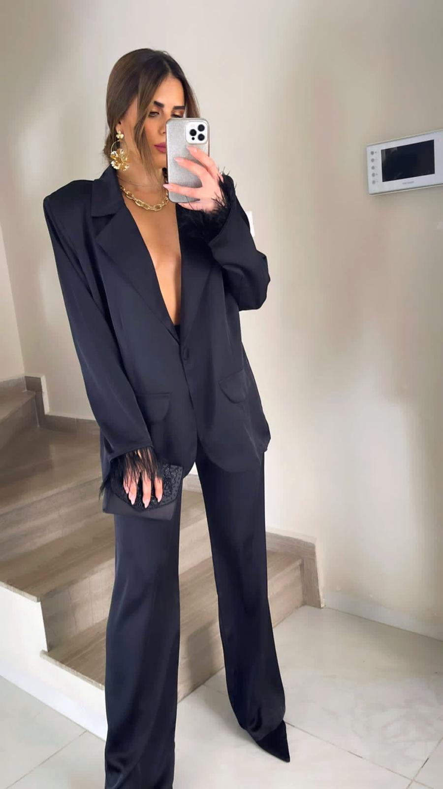 חליפת נוצות שחור