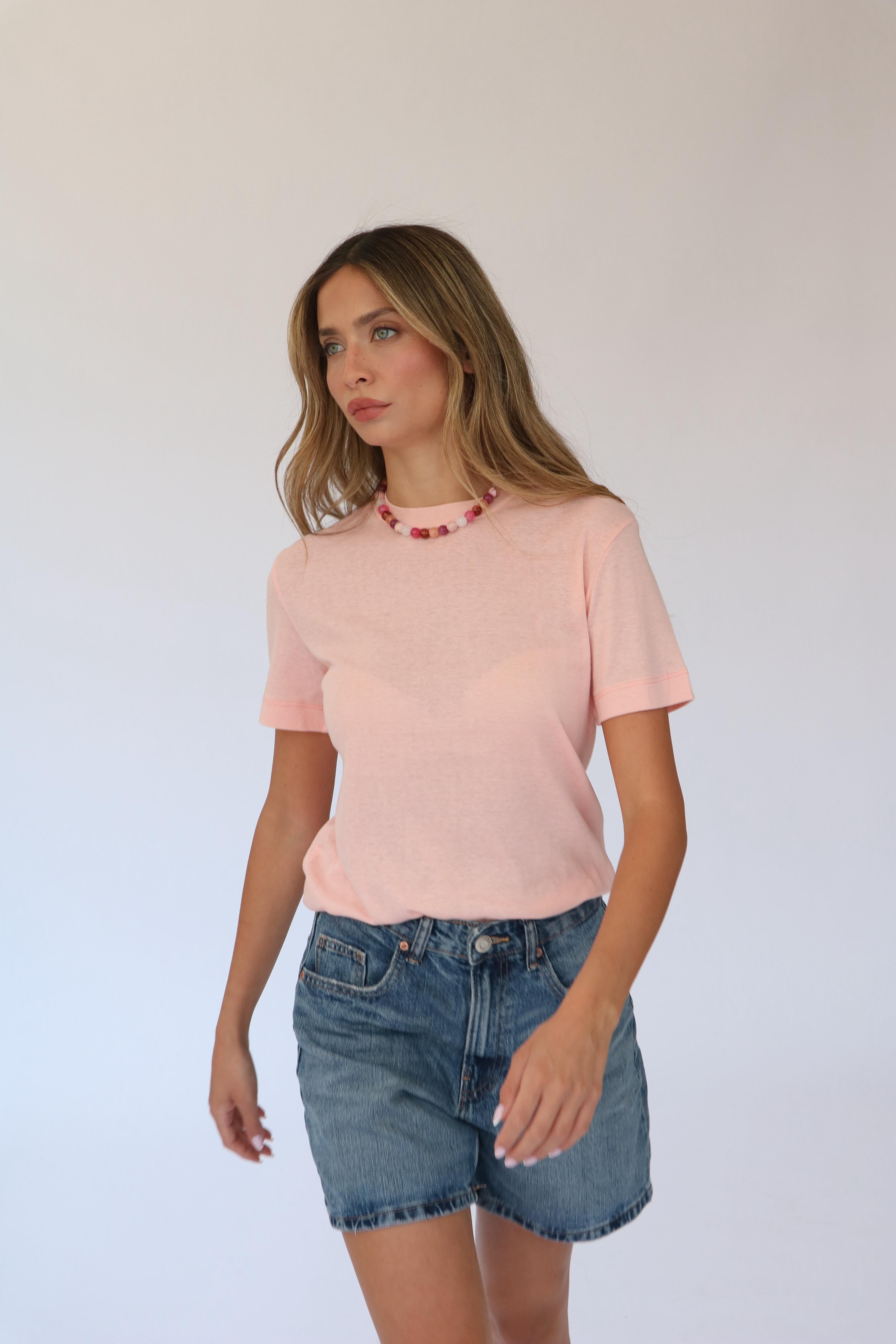 בייסיק ניקה ורוד