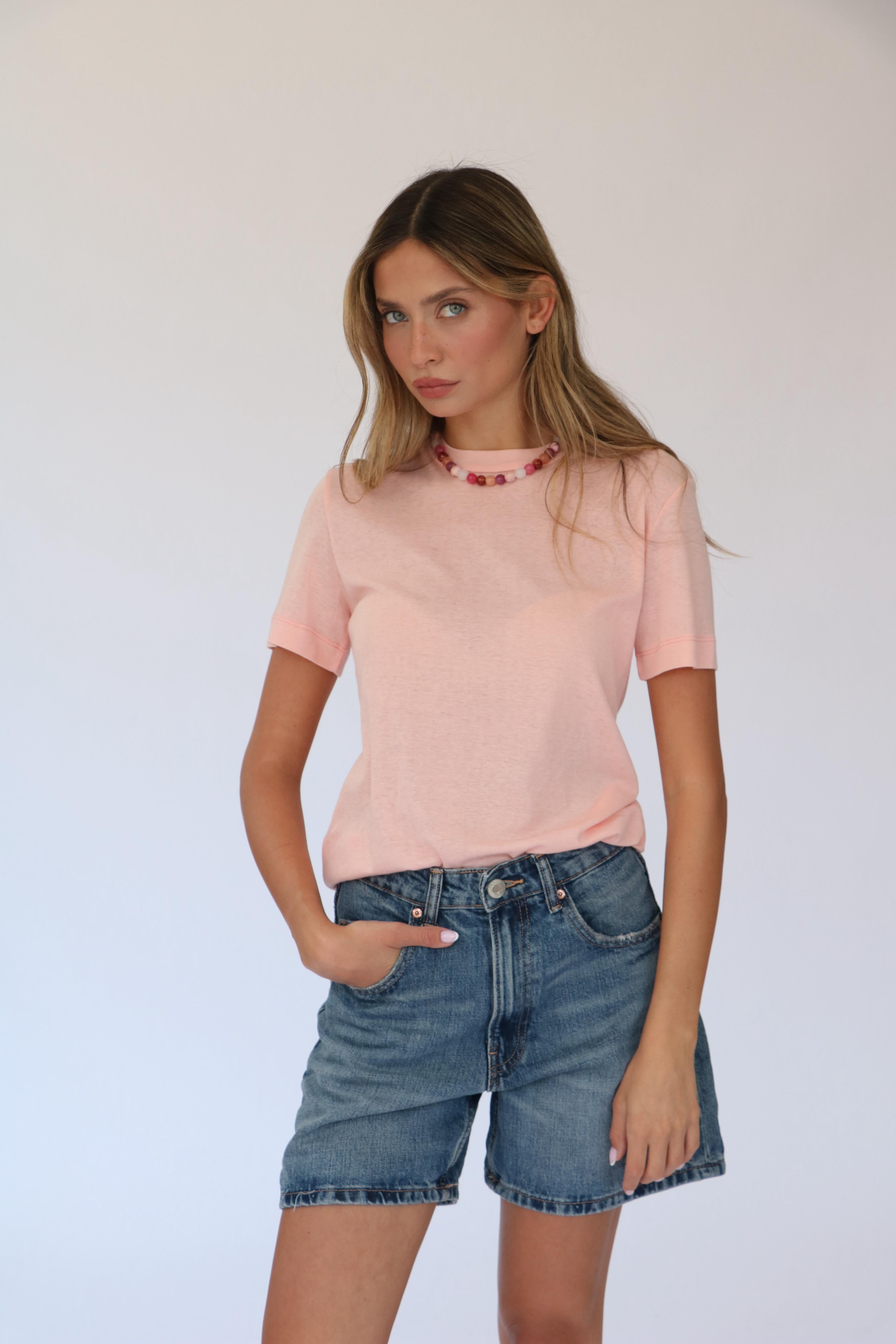 בייסיק ניקה ורוד