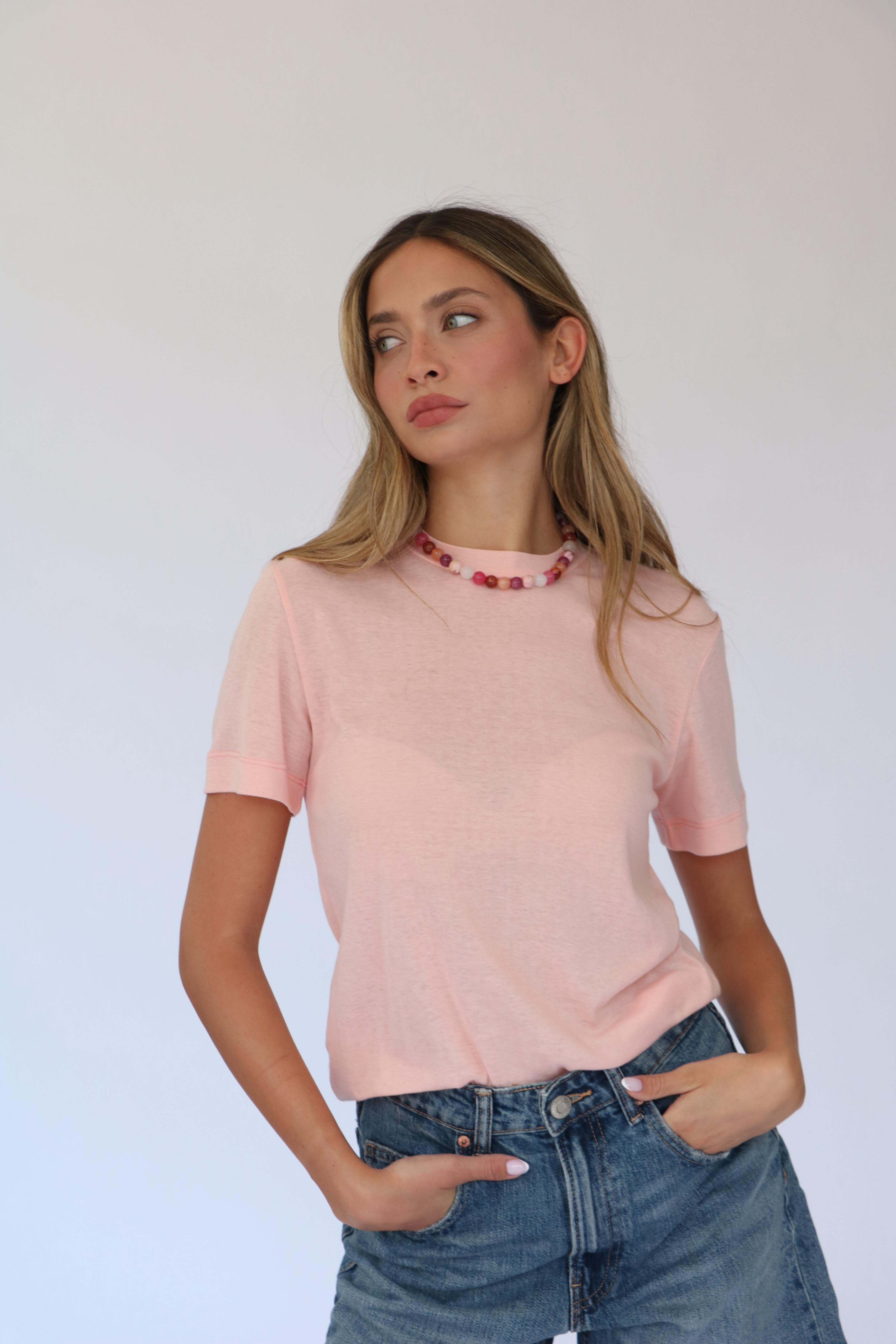 בייסיק ניקה ורוד