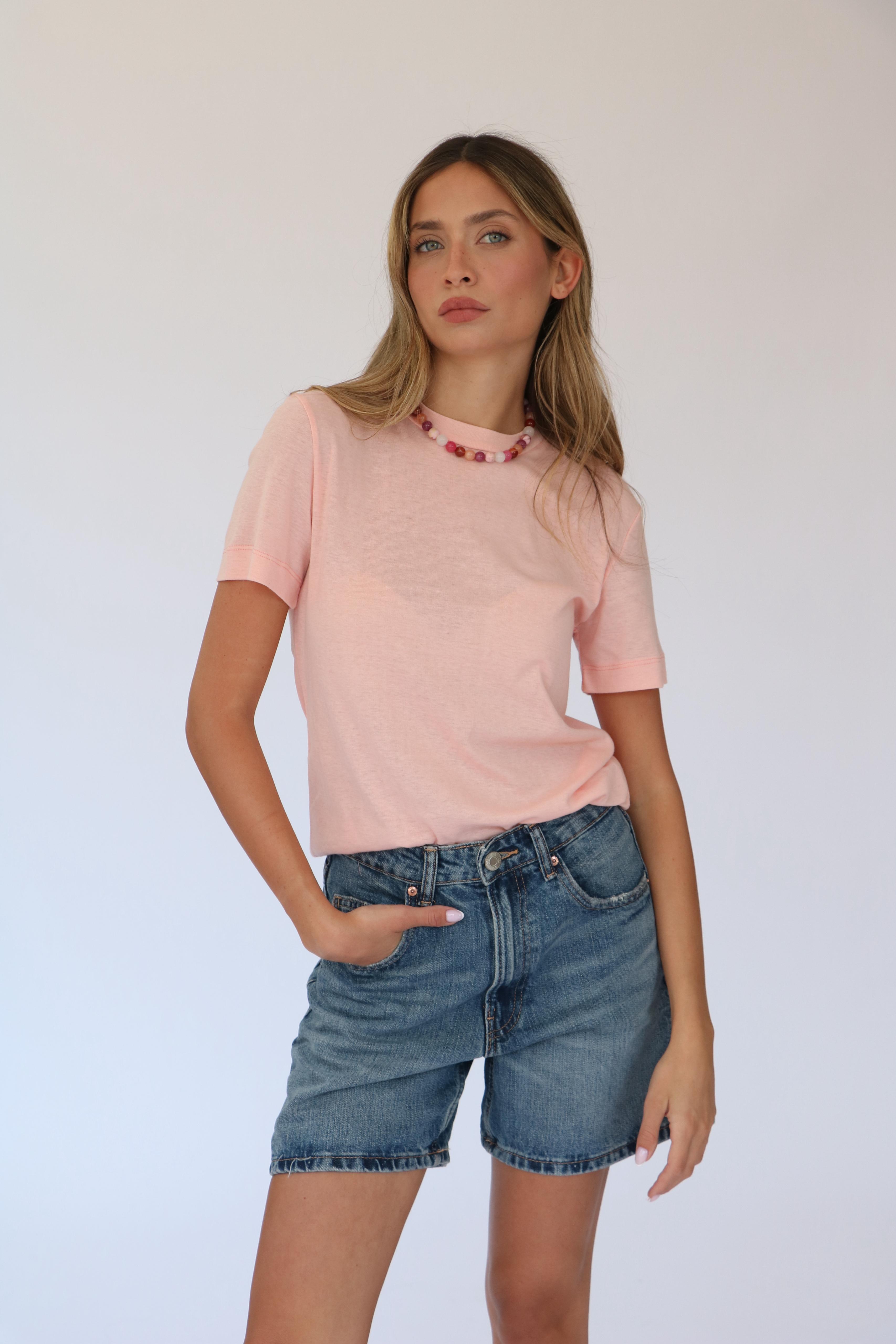 בייסיק ניקה ורוד