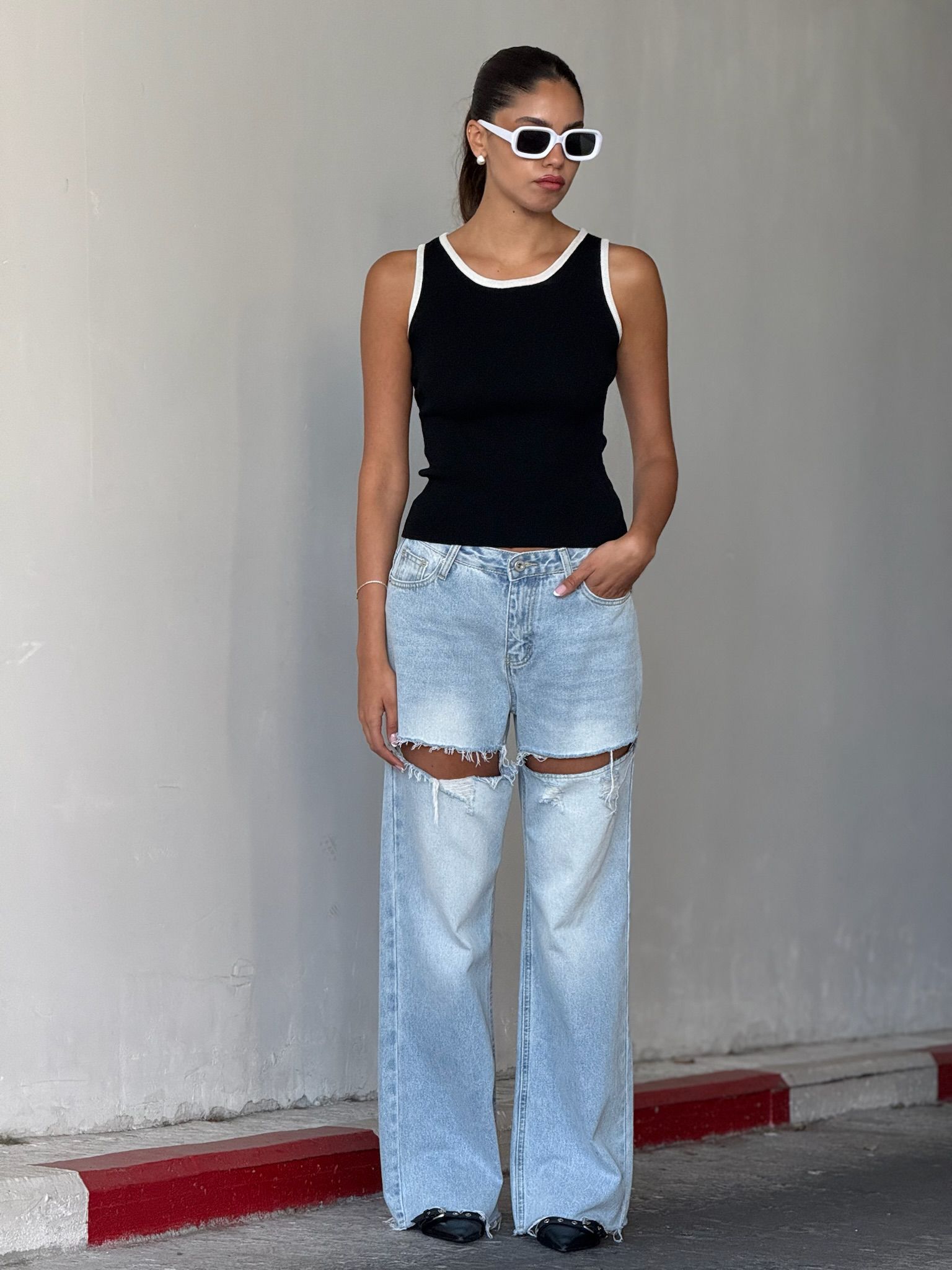 גופיית איב שחור